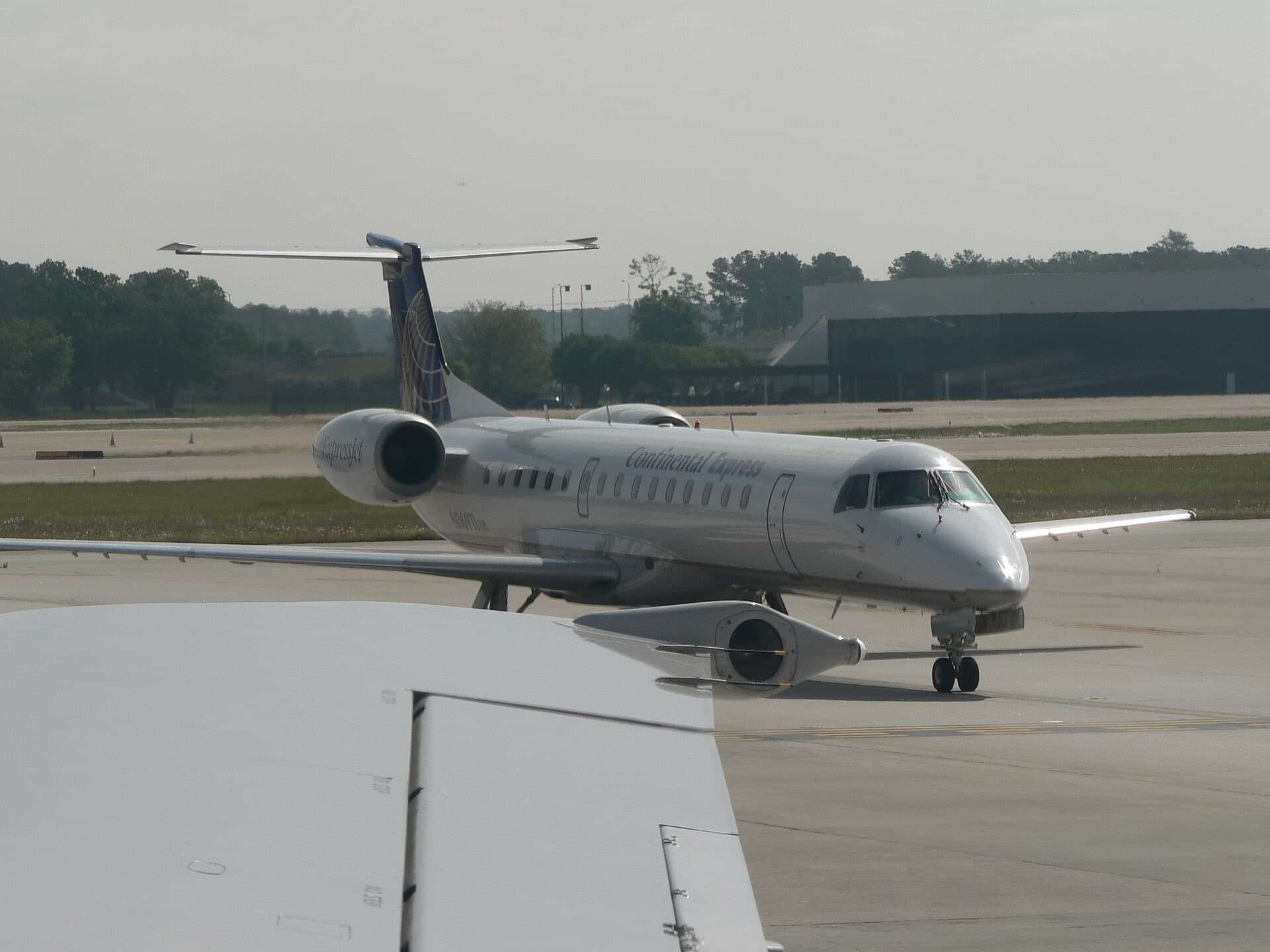 N16911 — Twin-engine aircraft