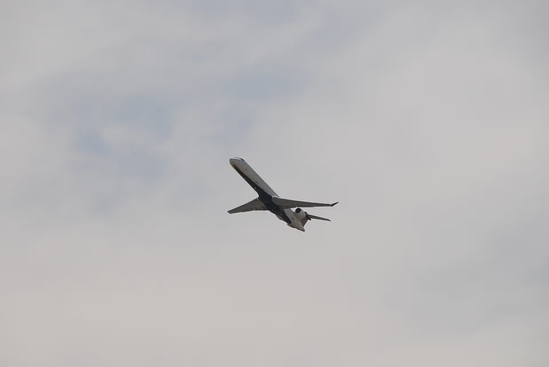 N132EV — Twin-engine aircraft