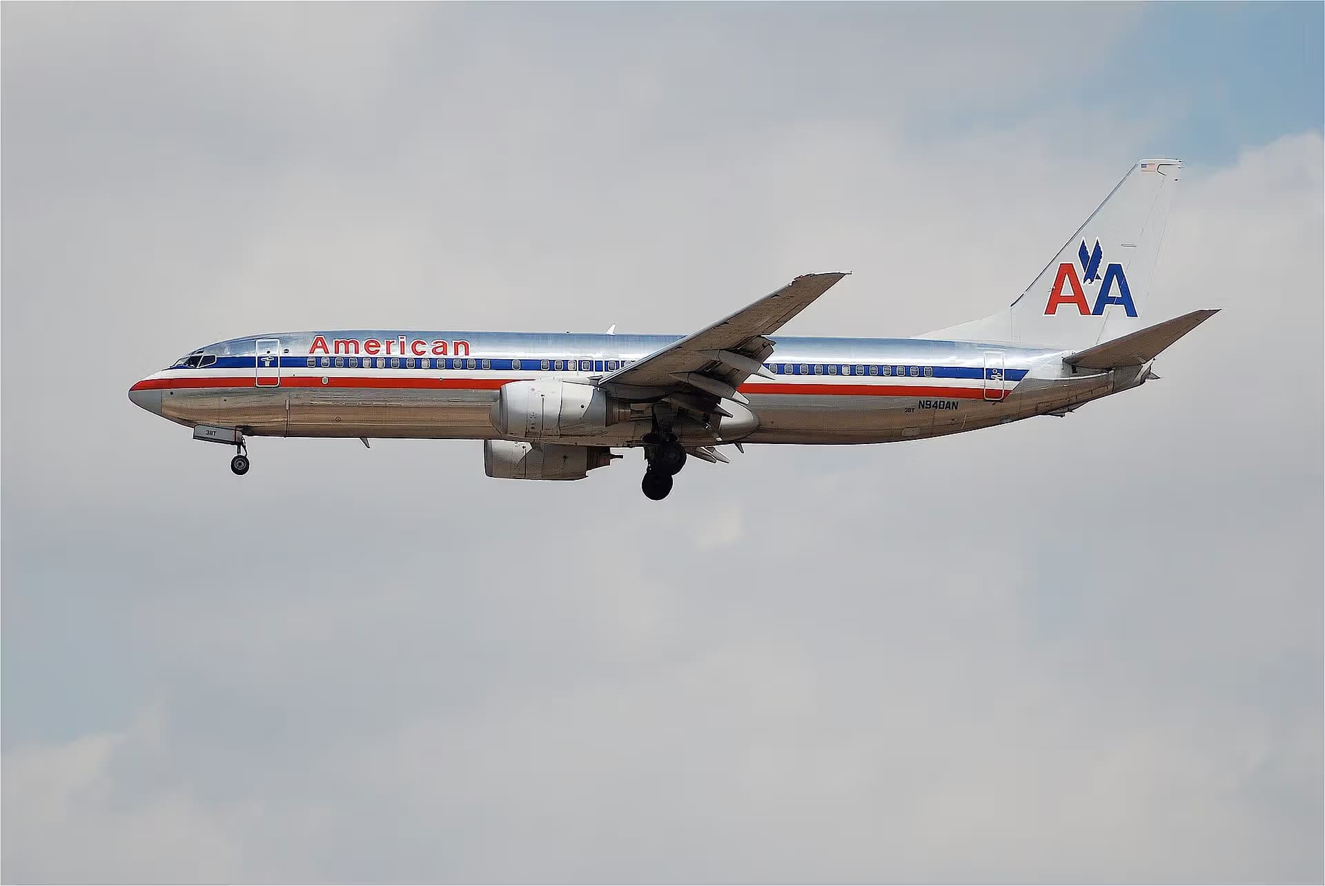 N940AN — Twin-engine aircraft