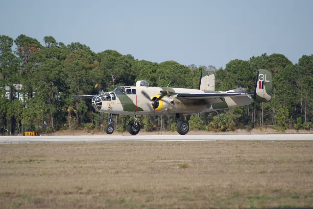 Unidentified — Twin-engine aircraft