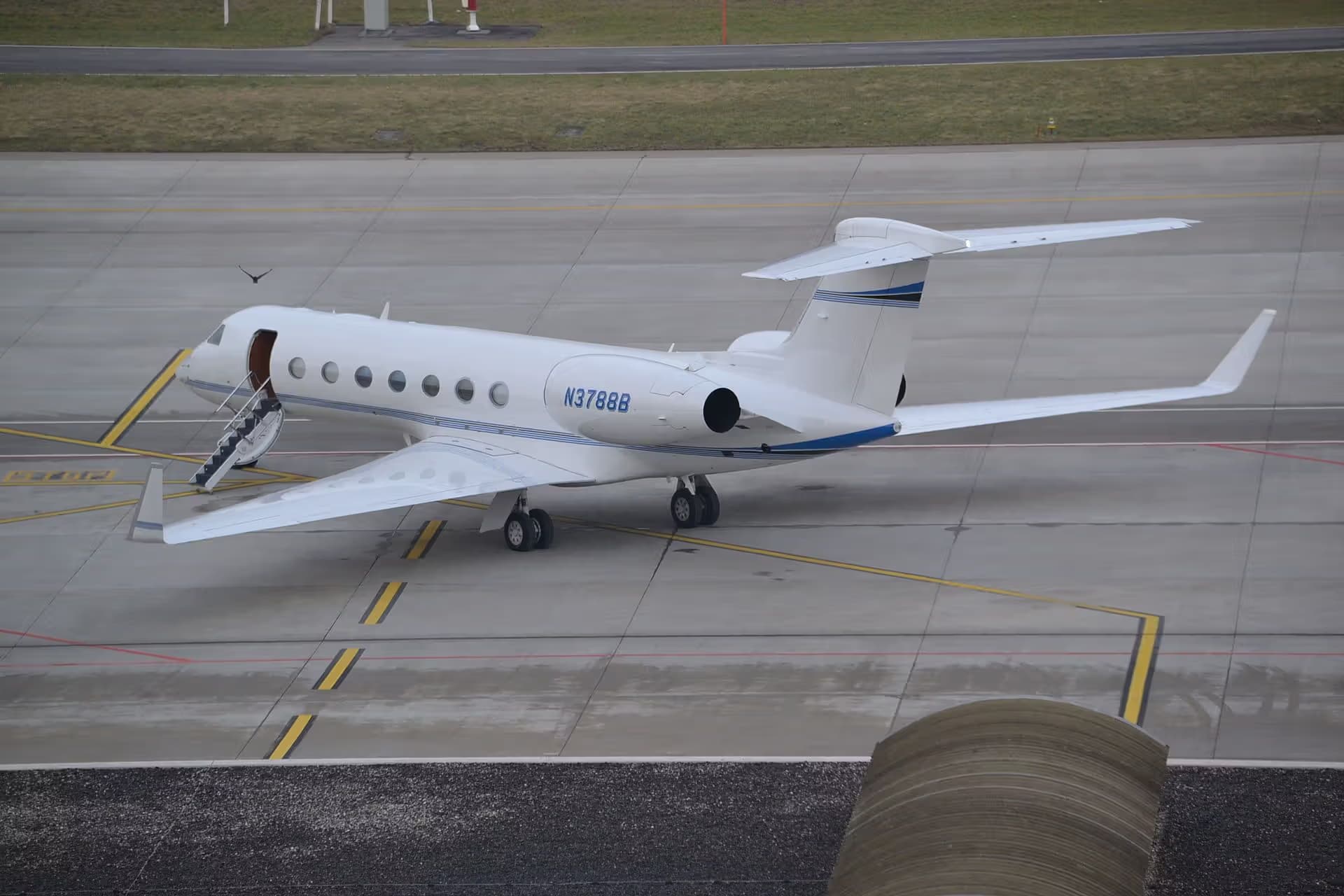 N3788B — Business jet
