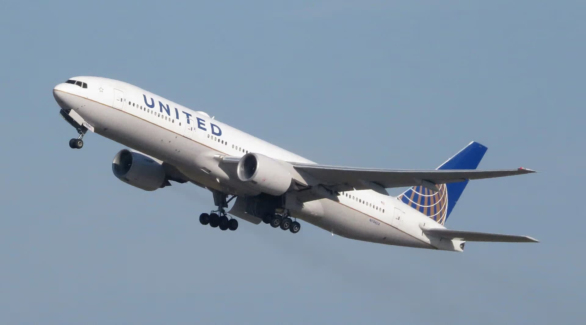 N784UA — Twin-engine aircraft at Munich Airport