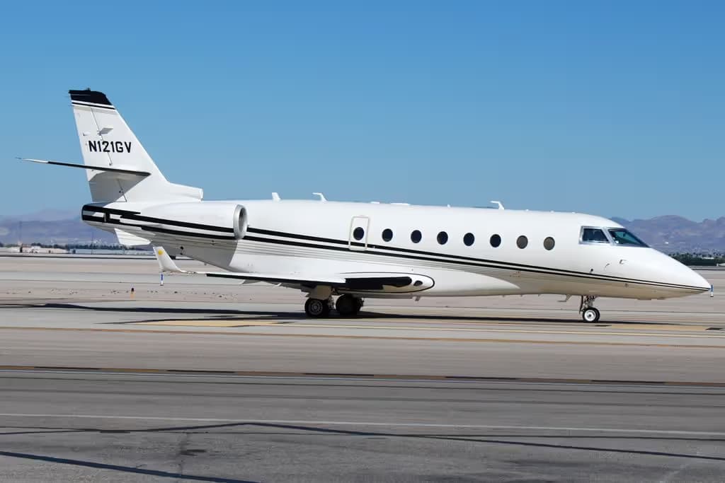N121GV — Business jet