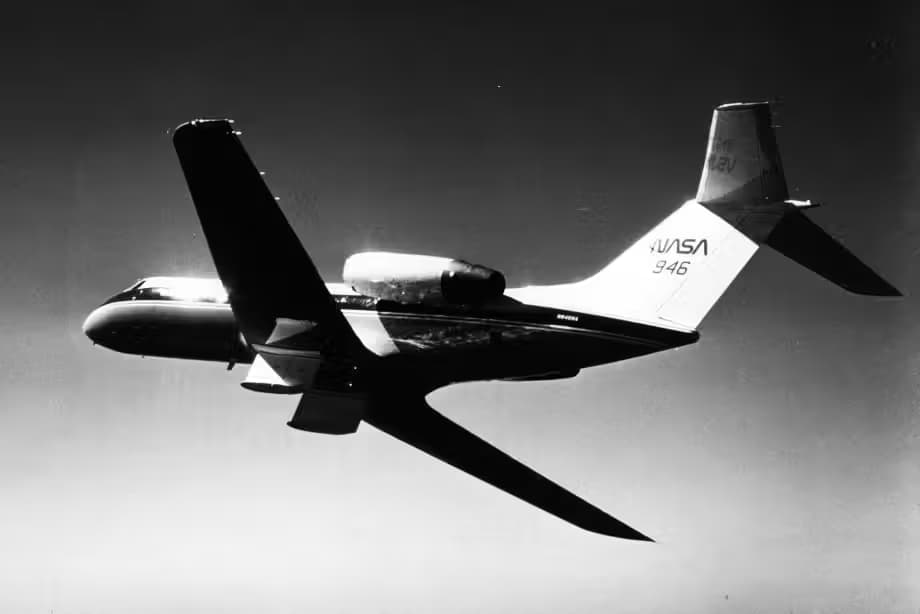 N946NA — Business jet