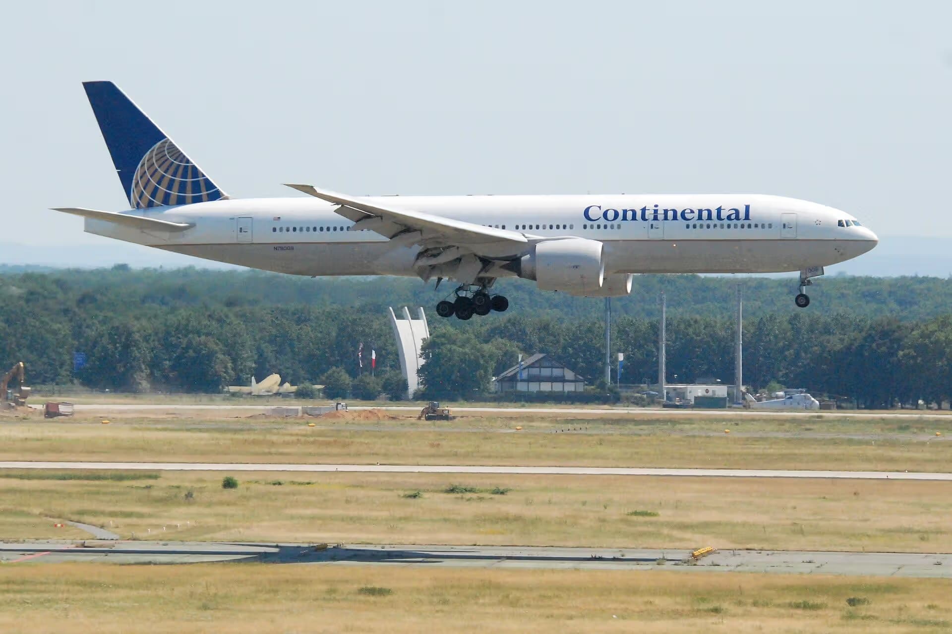 N78008 — Twin-engine aircraft