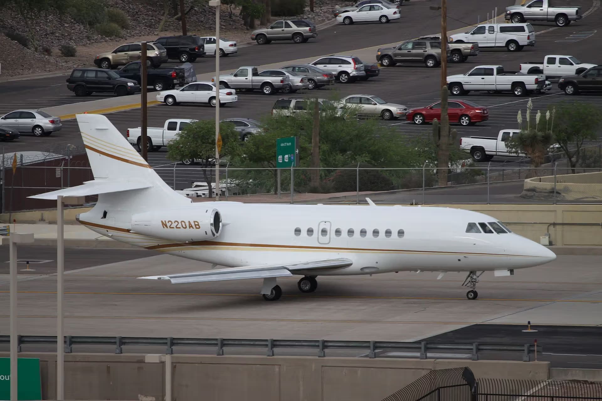 N220AB — Business jet