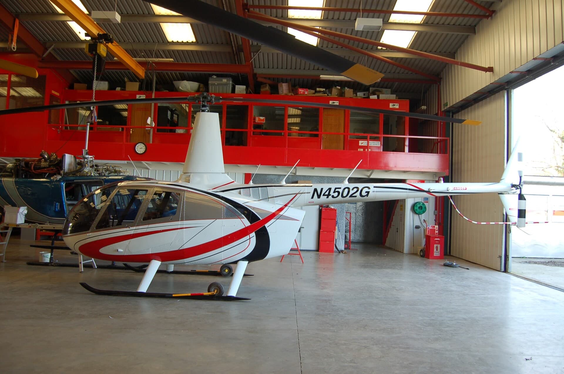 N4502G — Helicopter