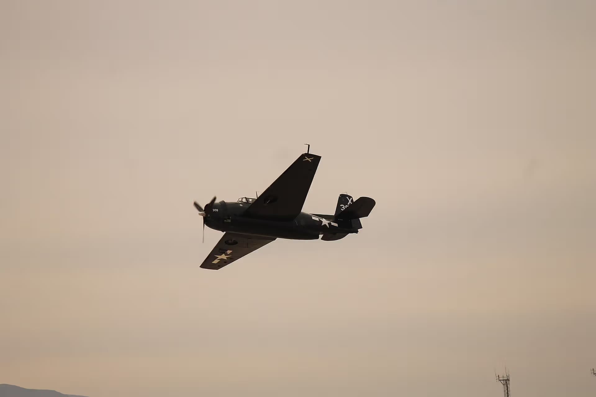 Unidentified — Single-engine aircraft