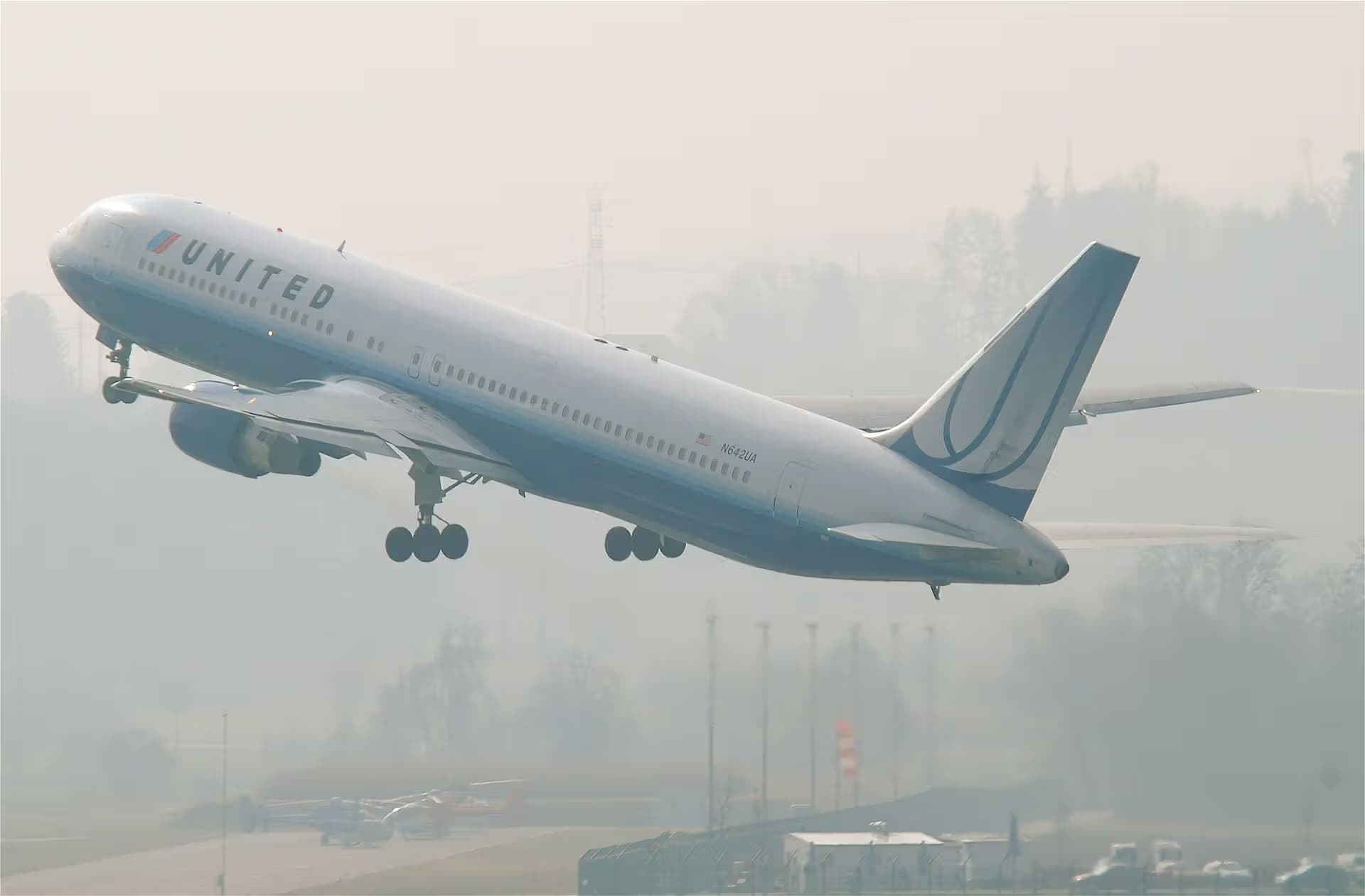N642UA — Boeing
