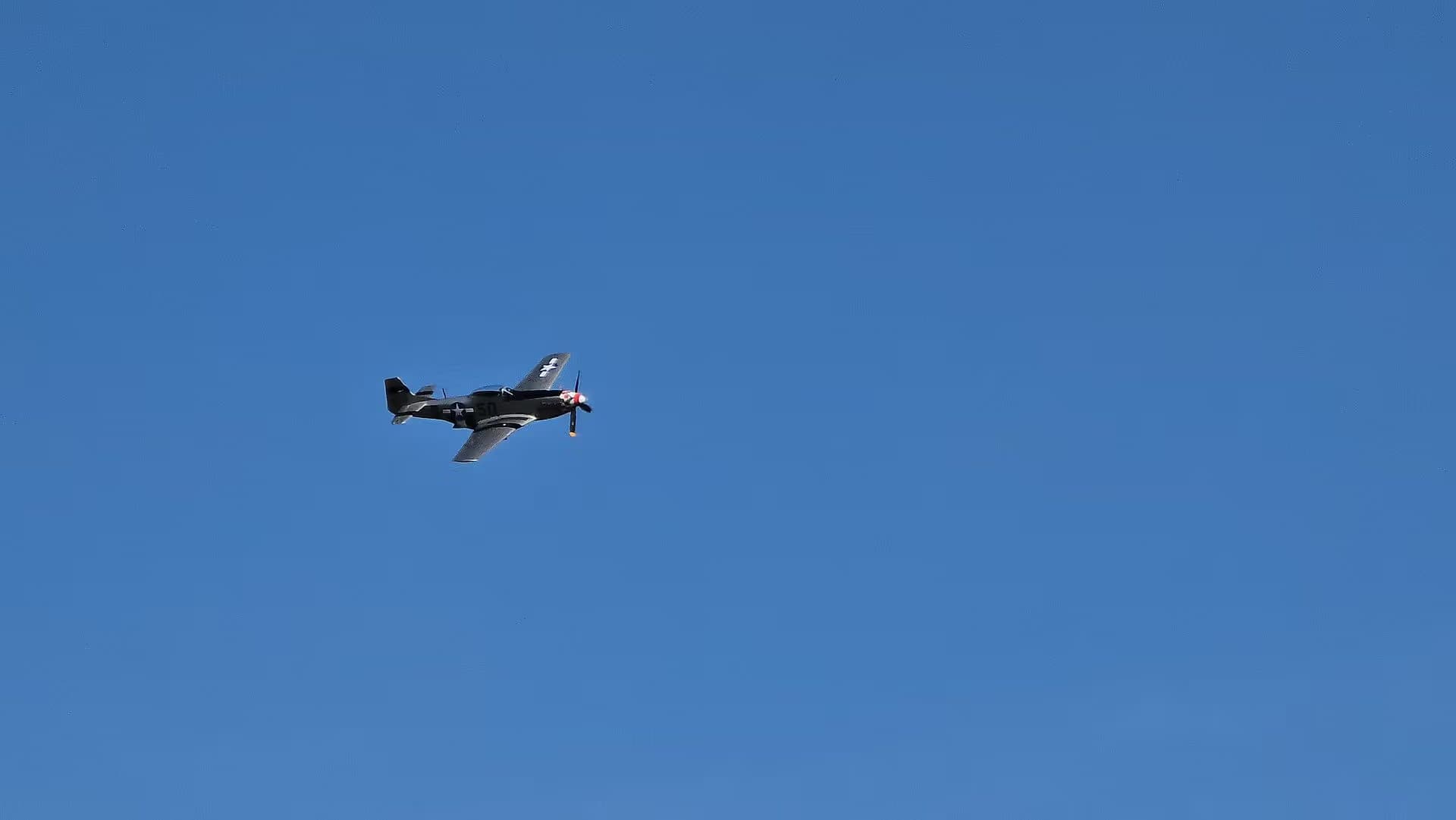 Unidentified — Single-engine aircraft