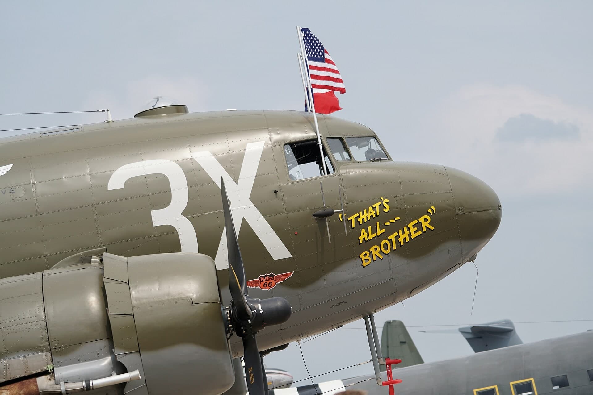 N47TB — Douglas
