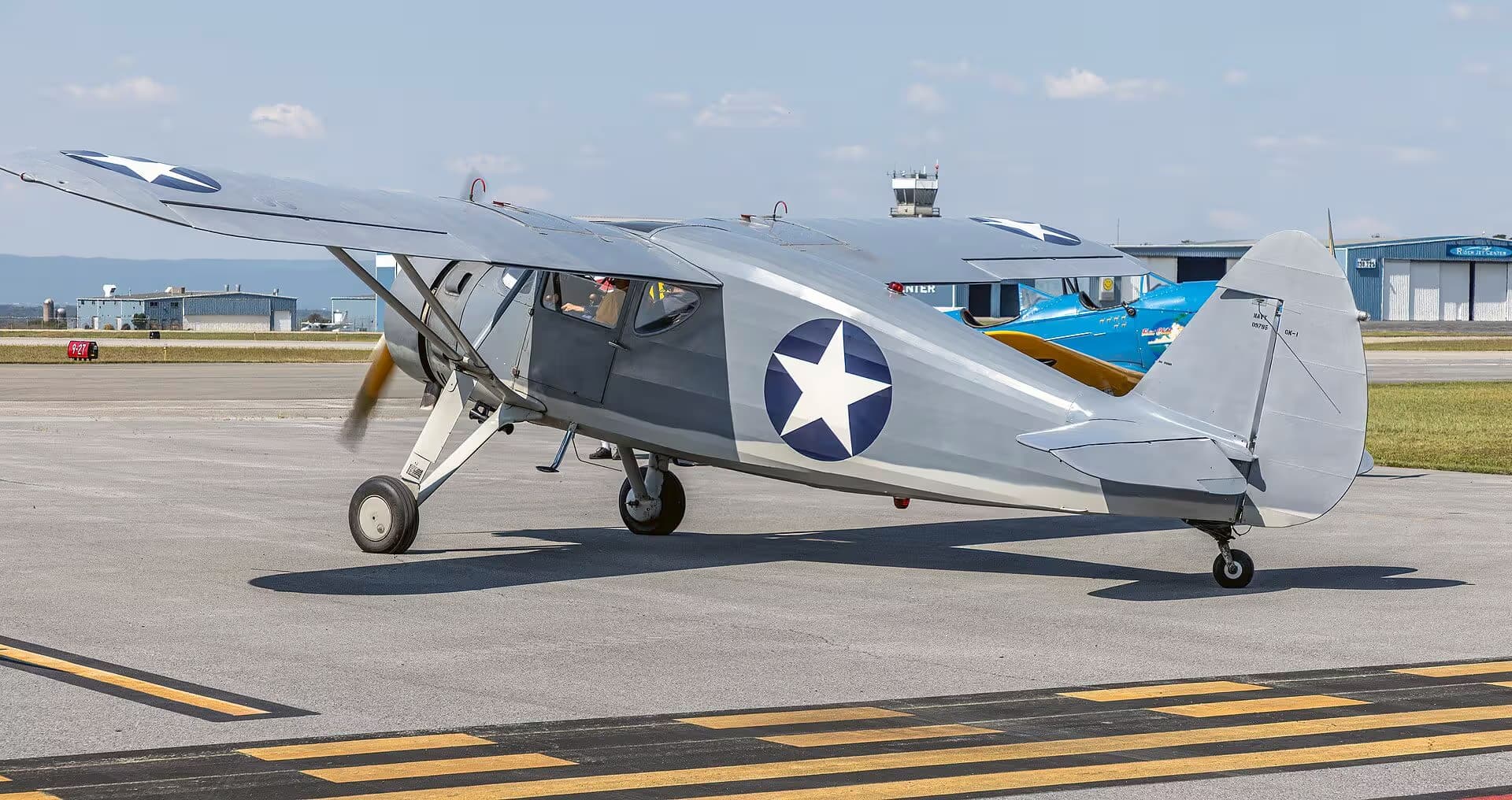 N52427 — Single-engine aircraft