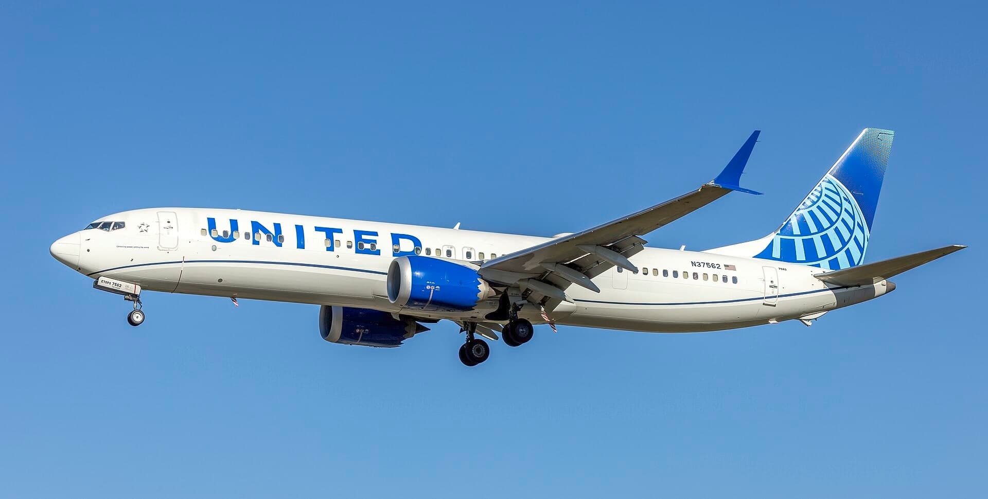 N37562 — Boeing