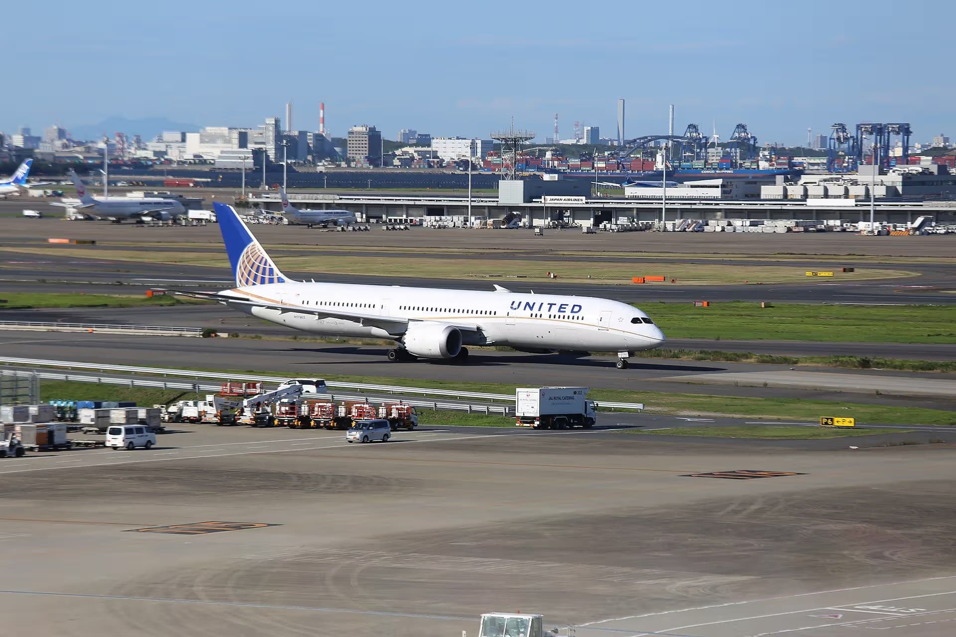 N17963 — Twin-engine aircraft