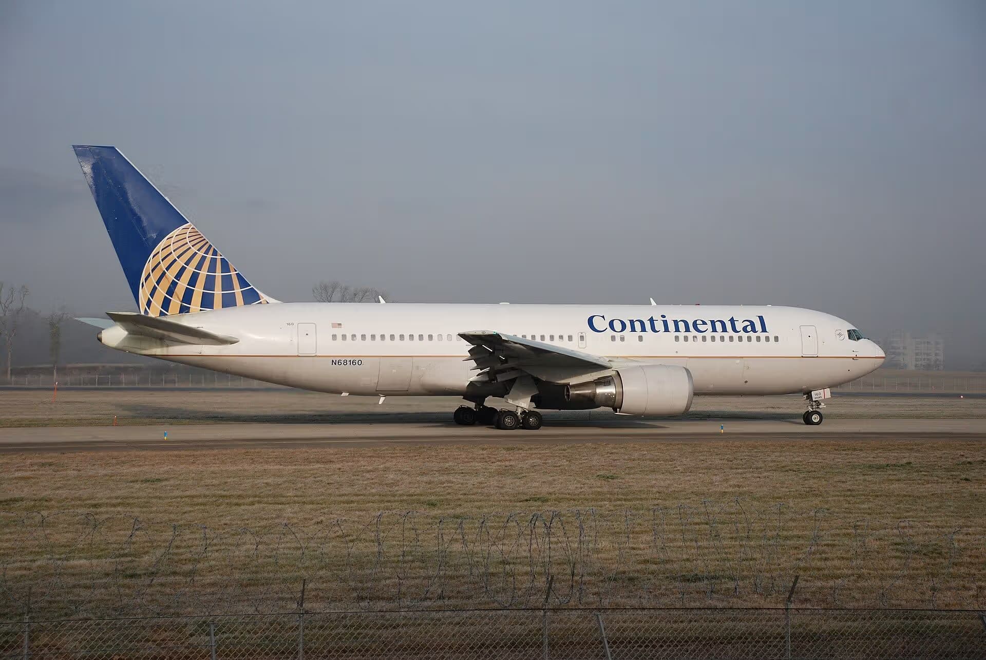 N68160 — Twin-engine aircraft