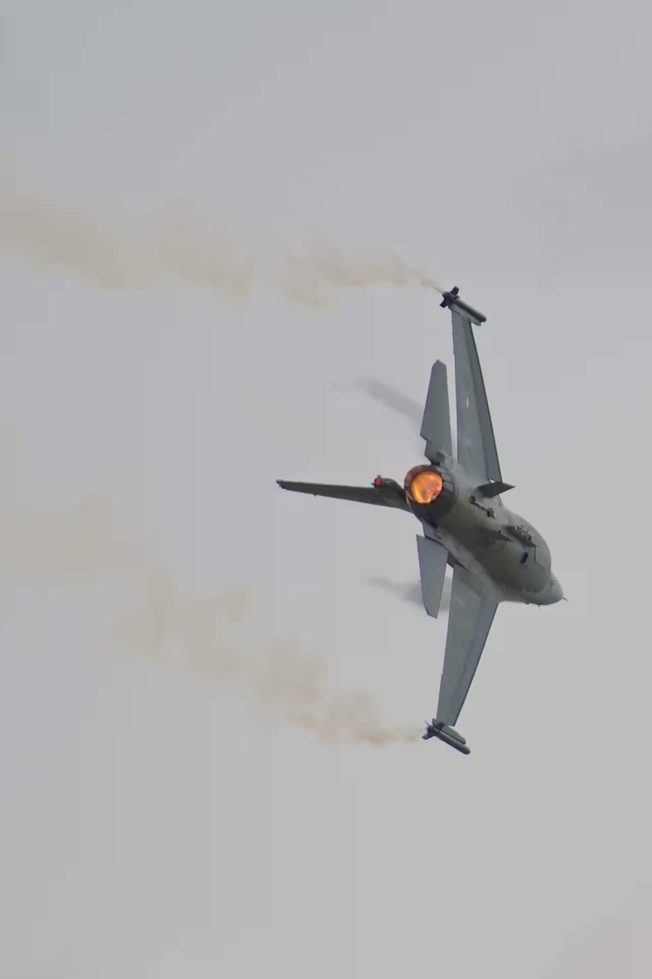 Unidentified — Single-engine aircraft