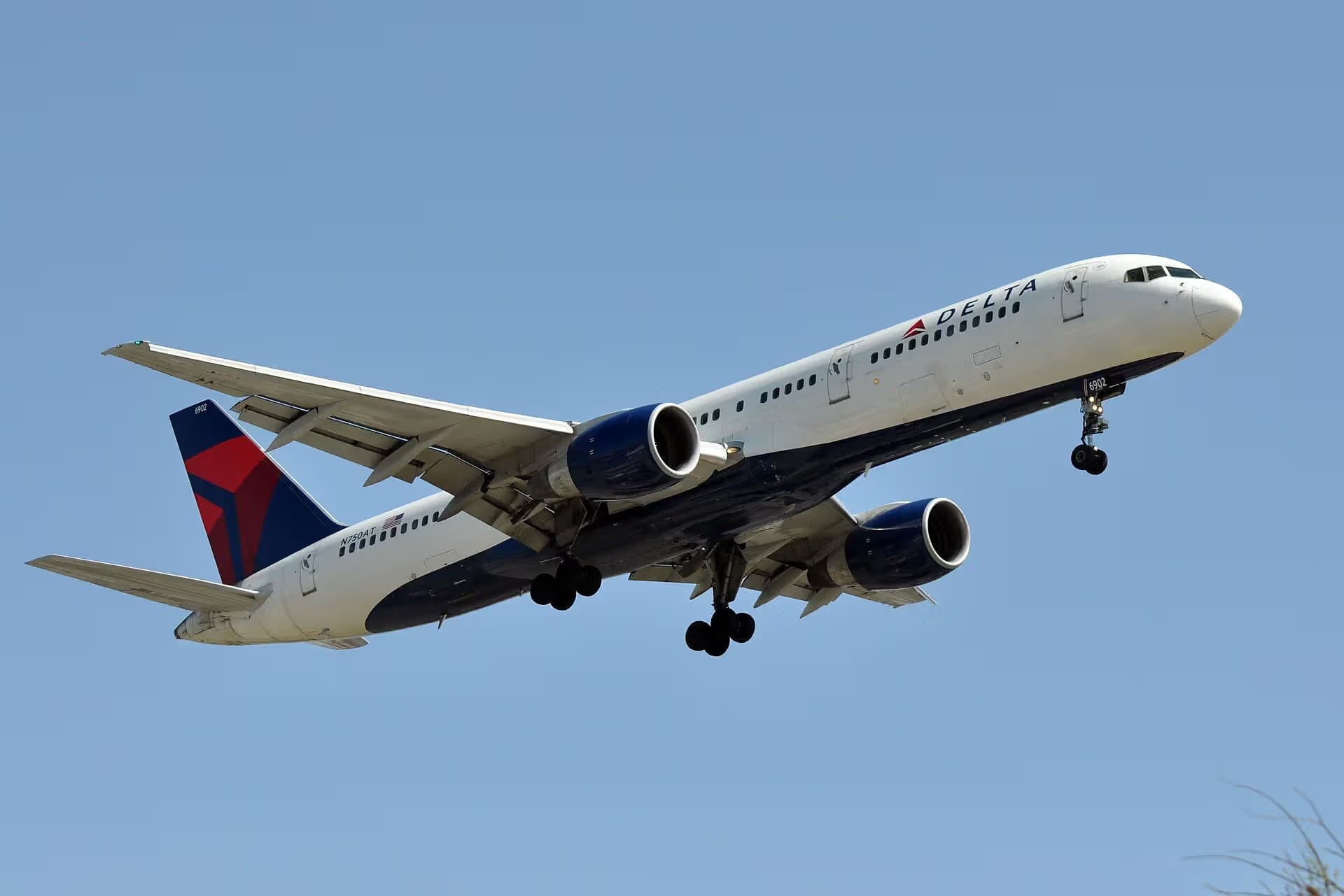 N750AT — Boeing