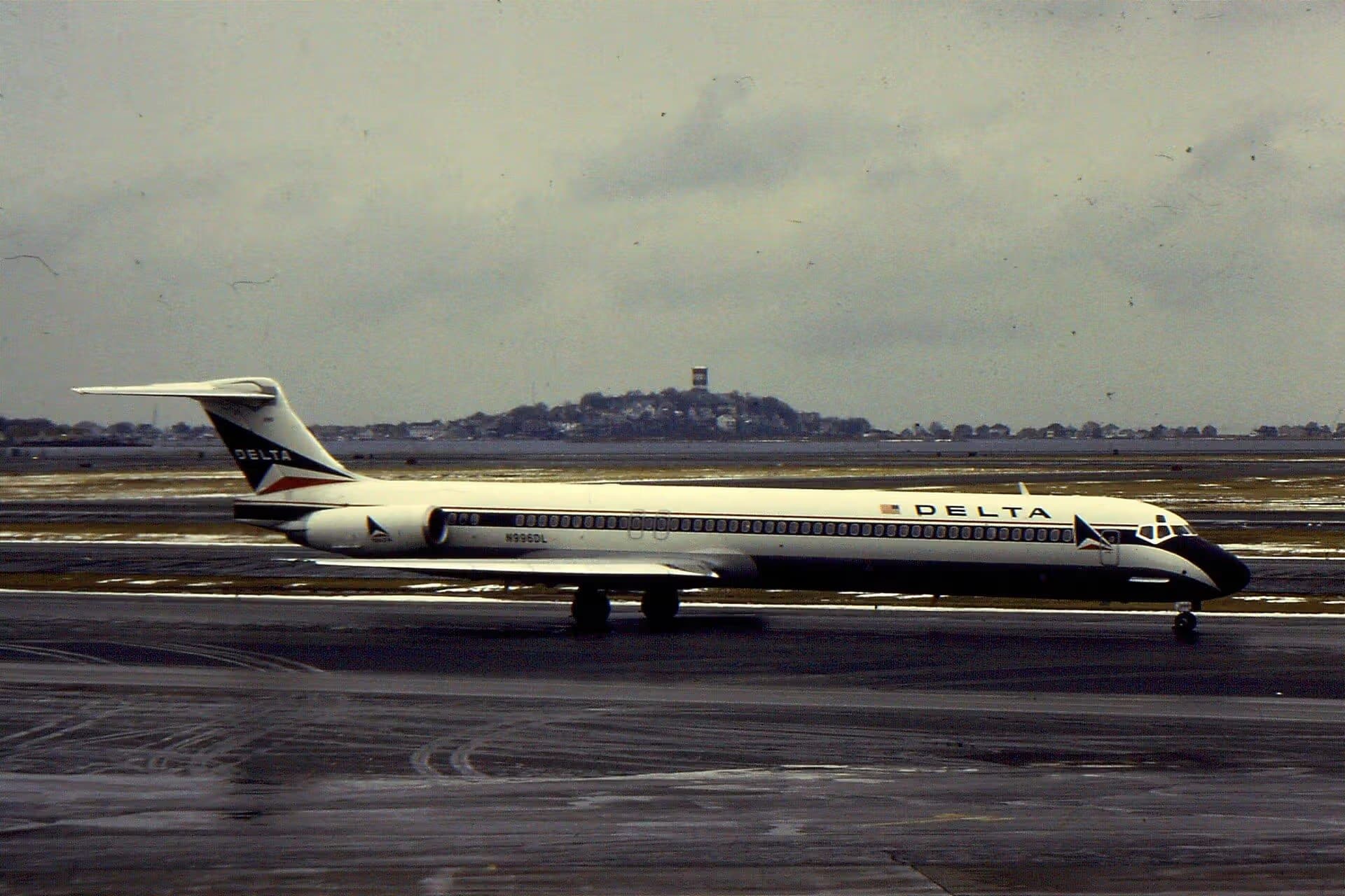 N996DL — Aircraft
