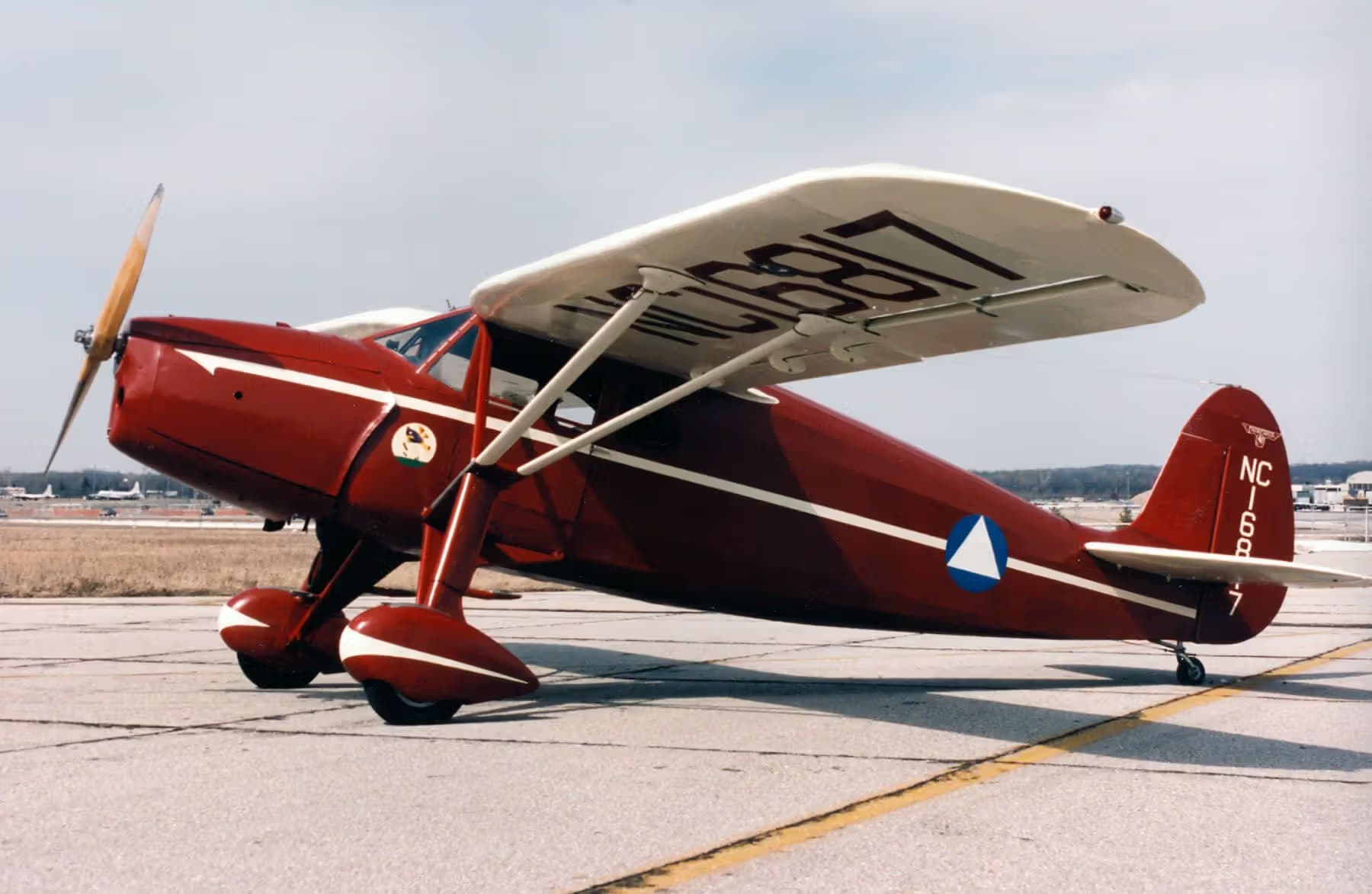 Unidentified — Single-engine aircraft