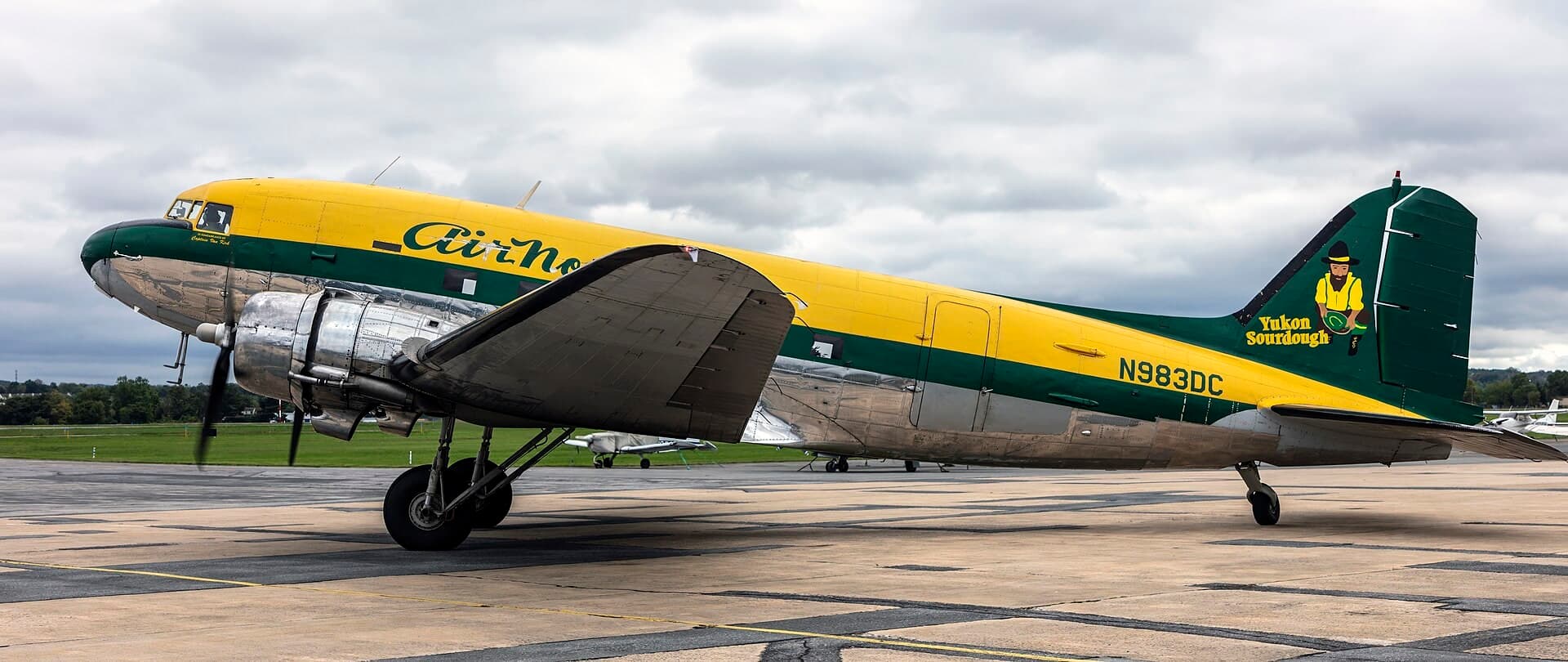 N983DC — Twin-engine aircraft