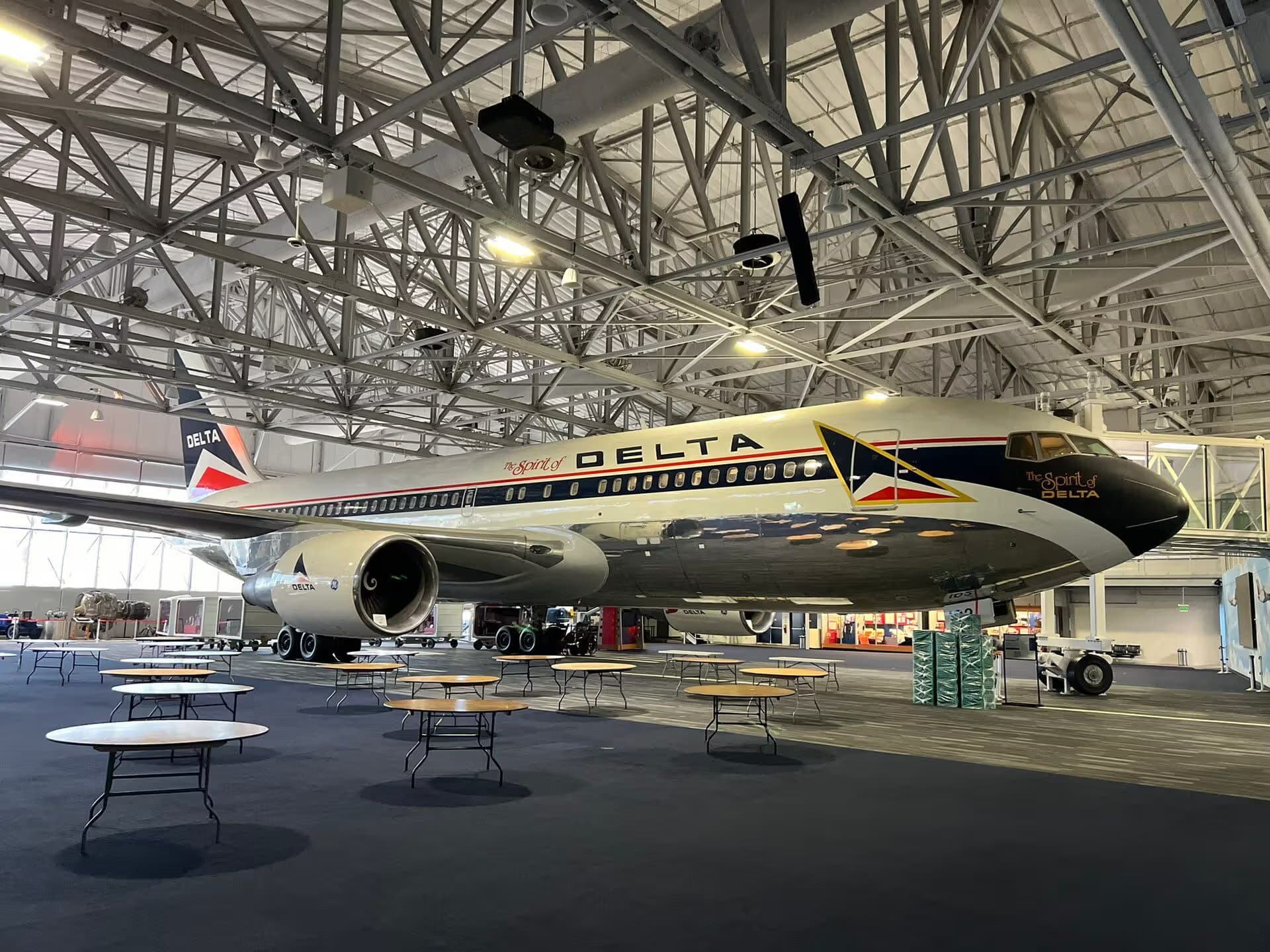 N102DA — Twin-engine aircraft