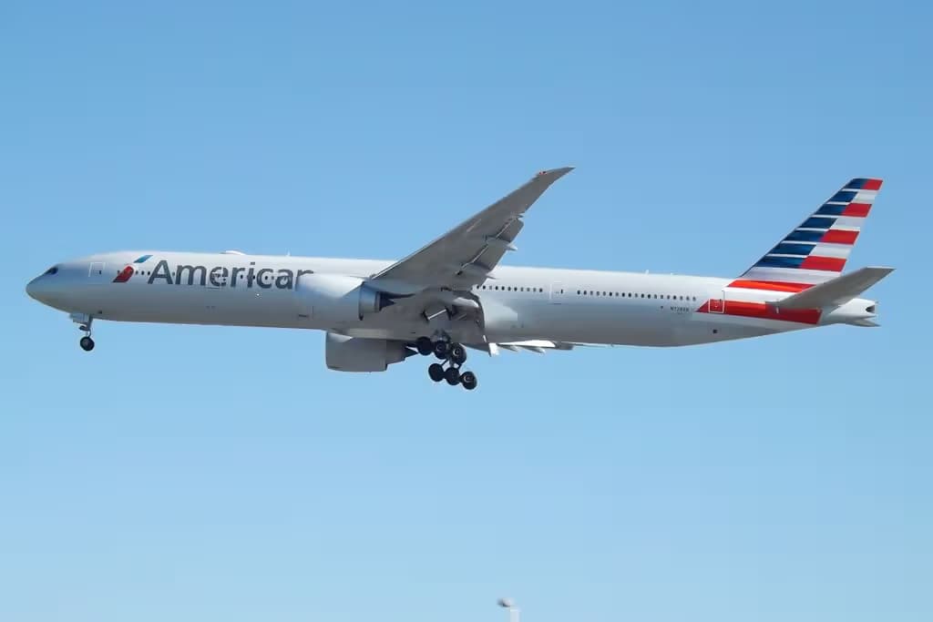 N728AN — Twin-engine aircraft