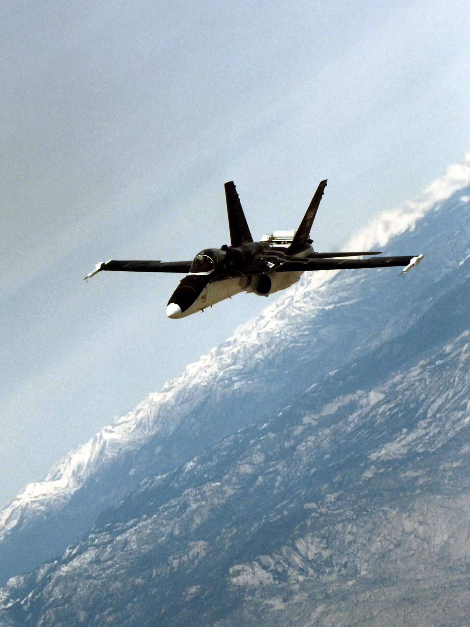 Unidentified — Twin-engine aircraft