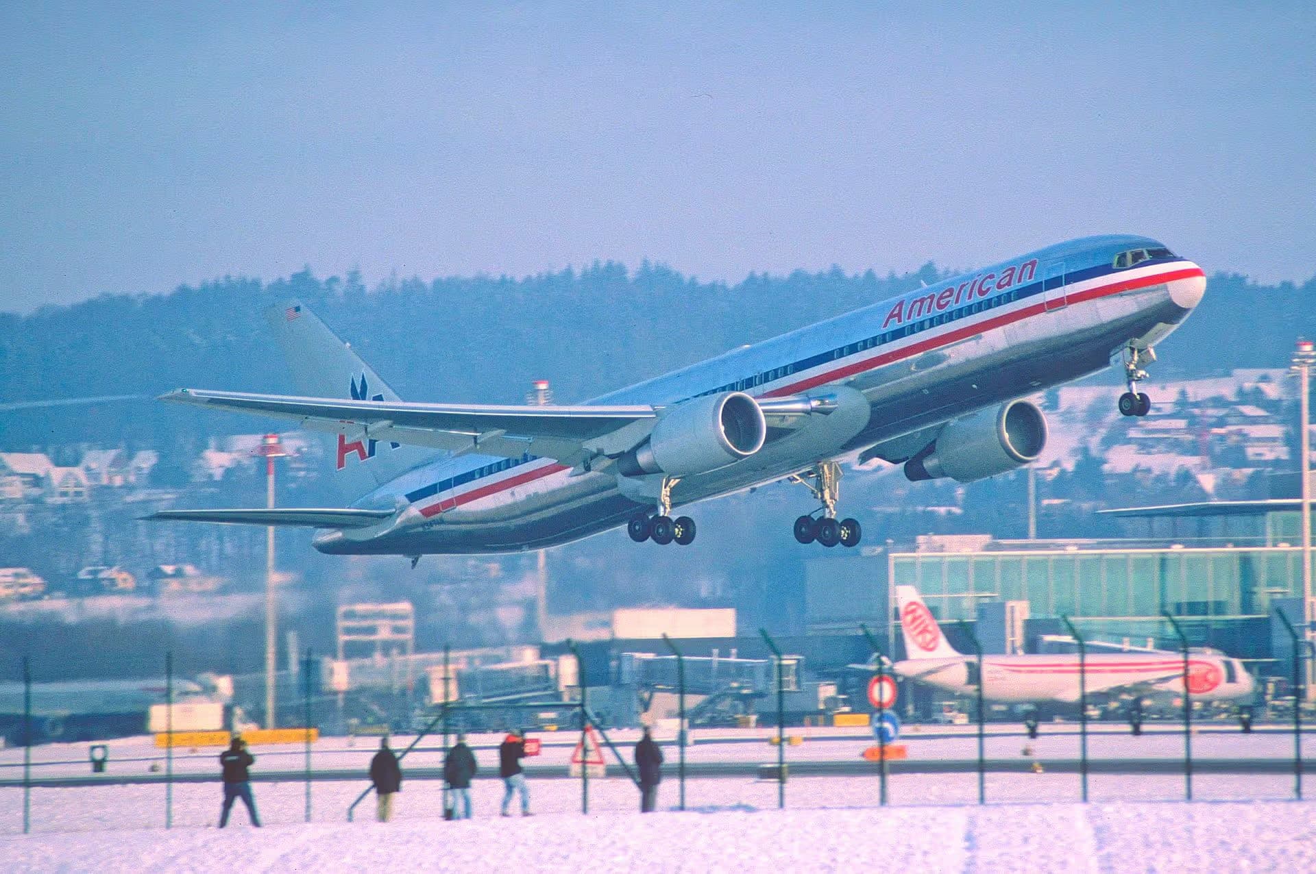 N347AN — Twin-engine aircraft