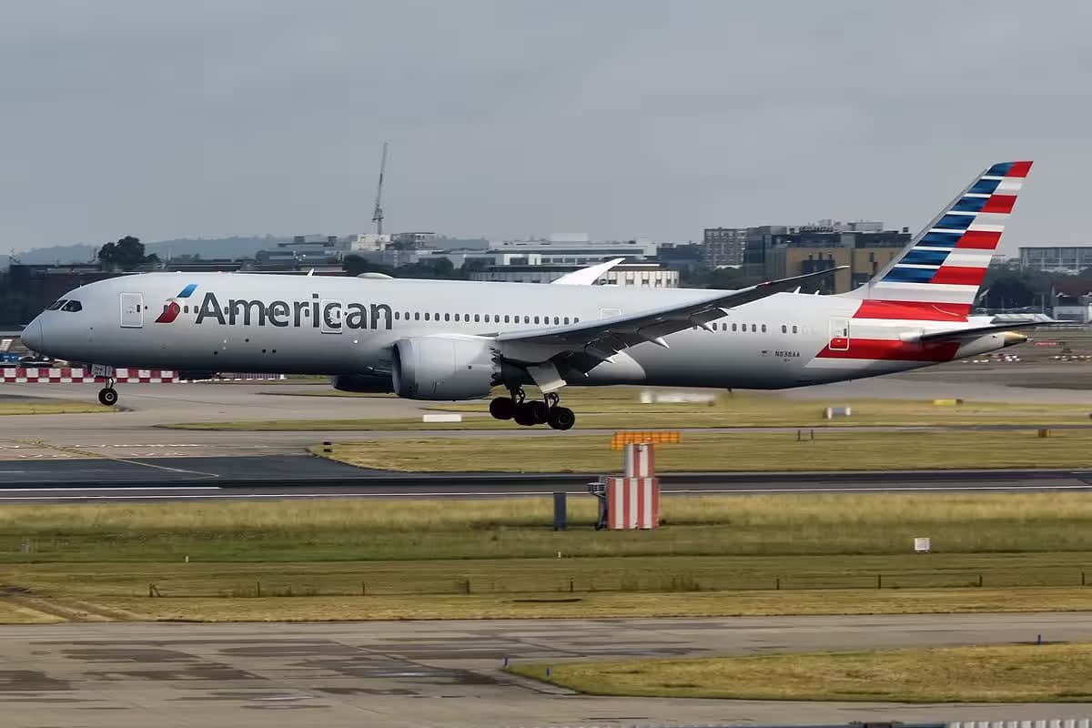 N838AA — Boeing