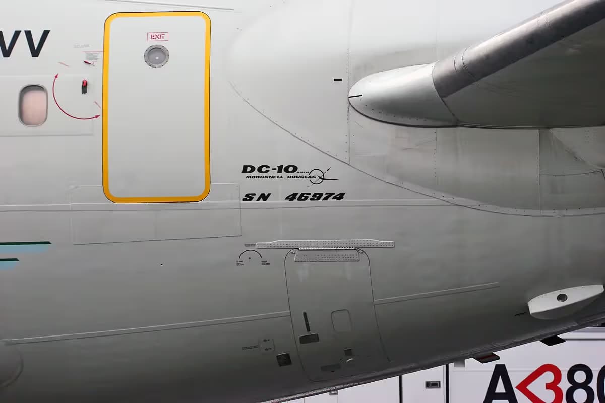 N974VV — Douglas