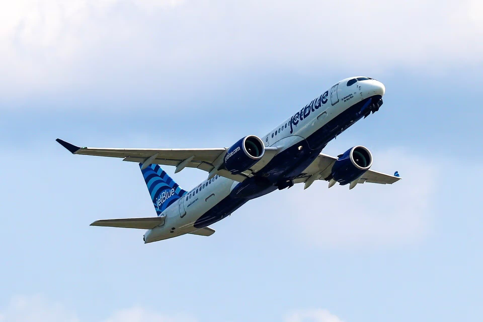 N3077J — Twin-engine aircraft