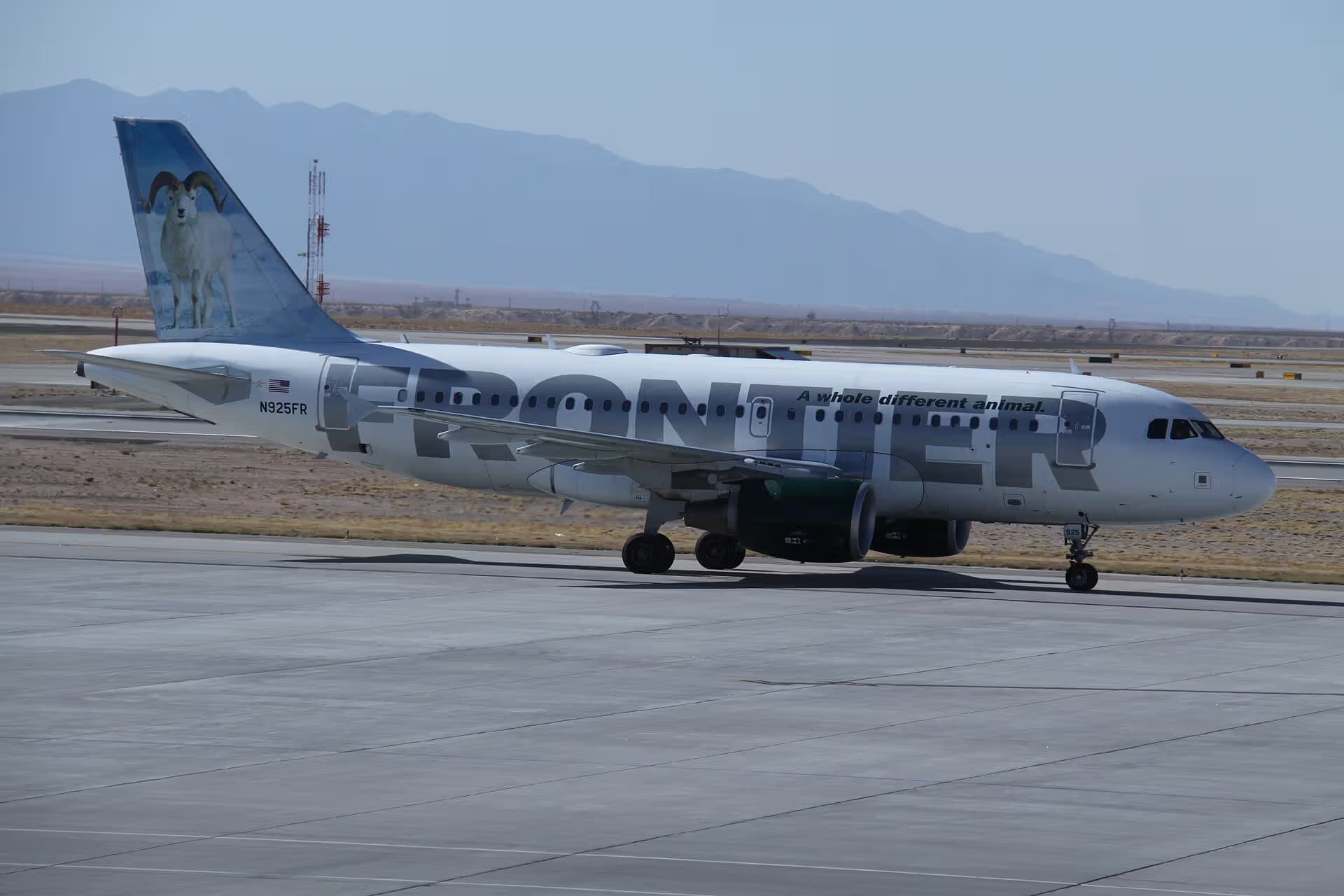 N925FR — Twin-engine aircraft