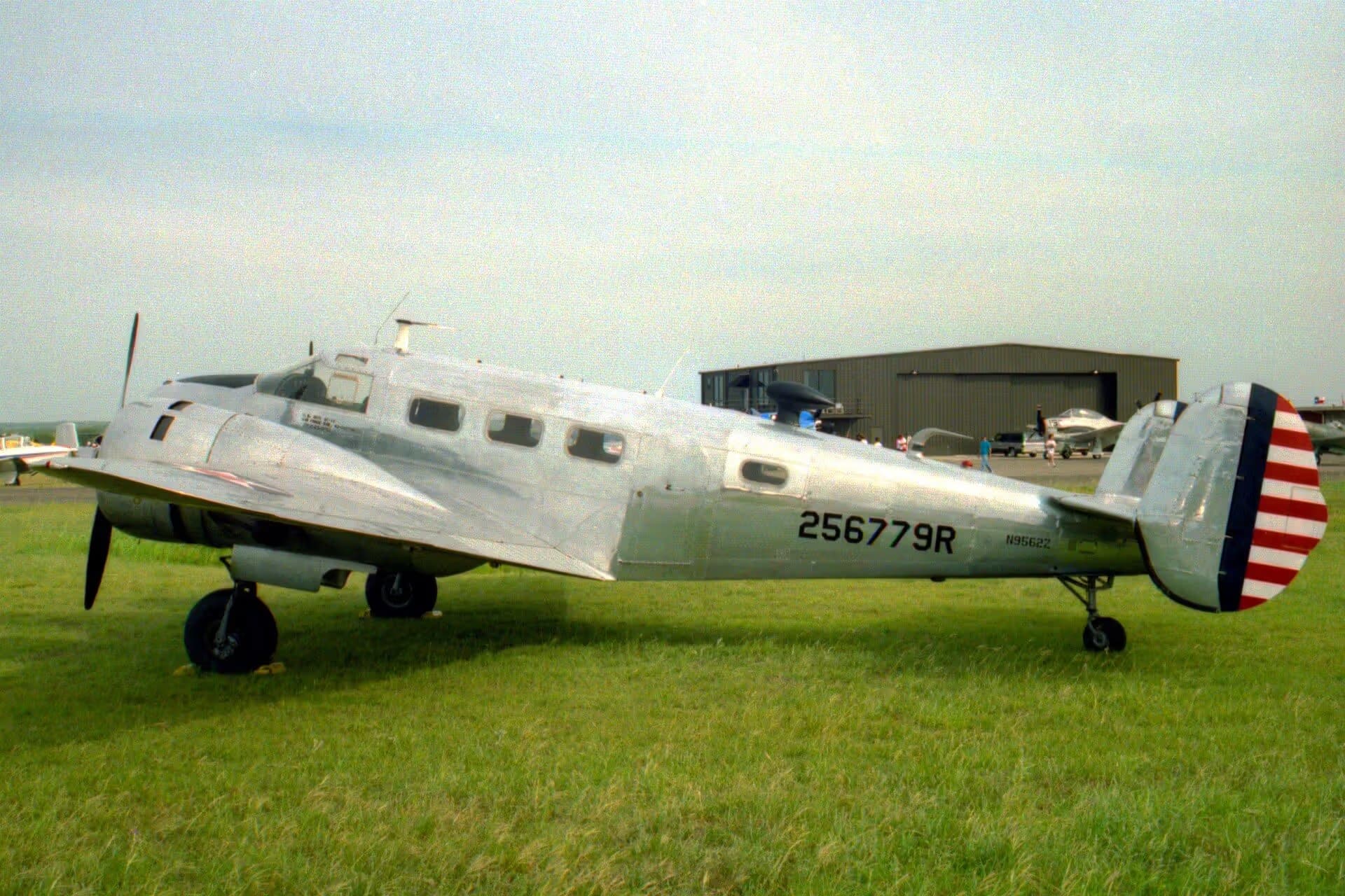 N9562Z — Beechcraft