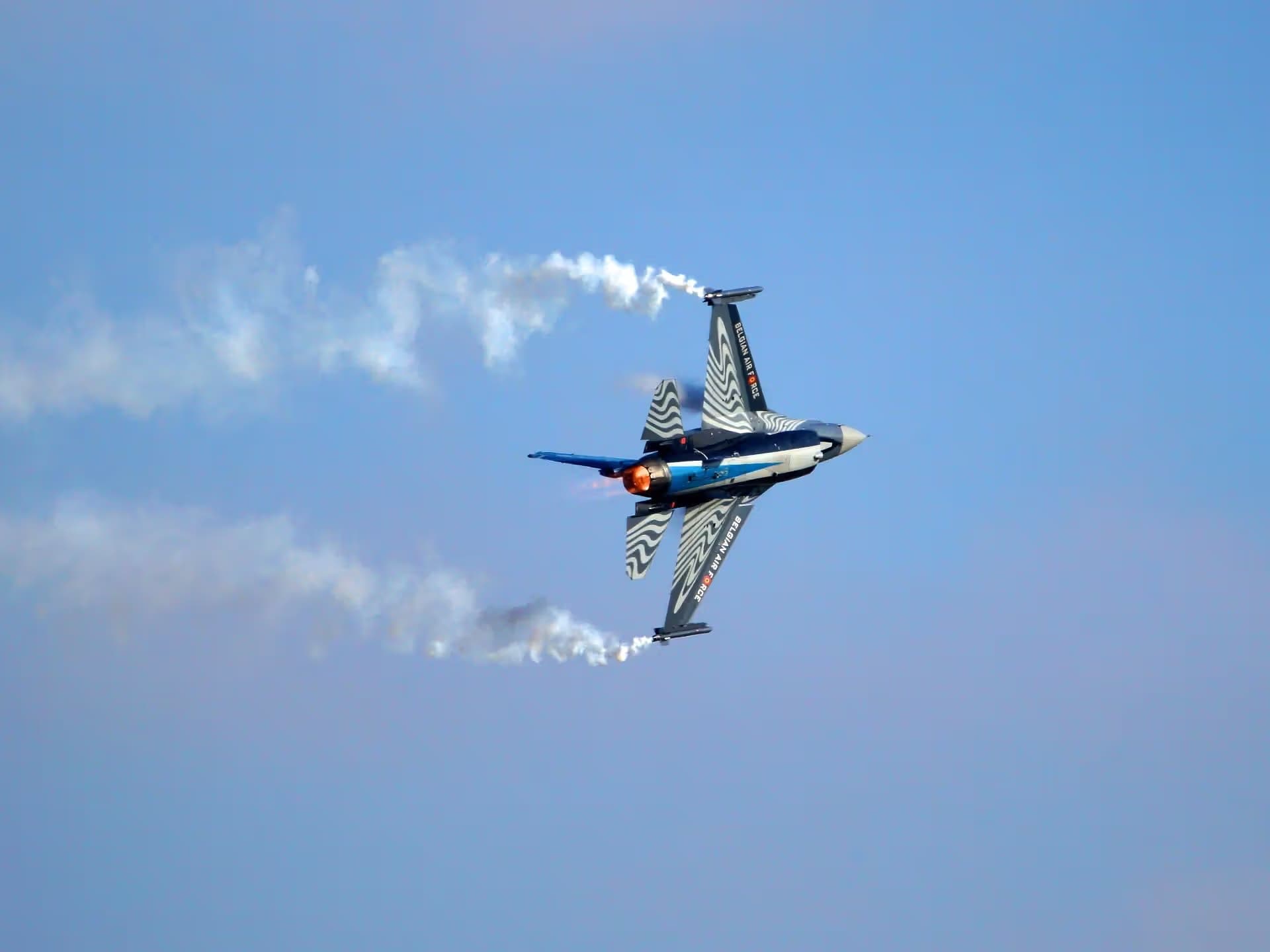 Unidentified — Single-engine aircraft