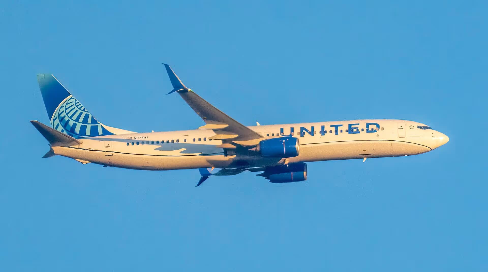 N37462 — Boeing