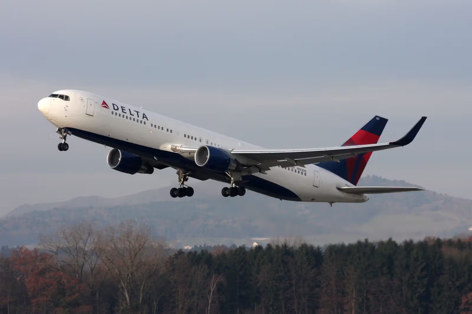 N183DN — Twin-engine aircraft