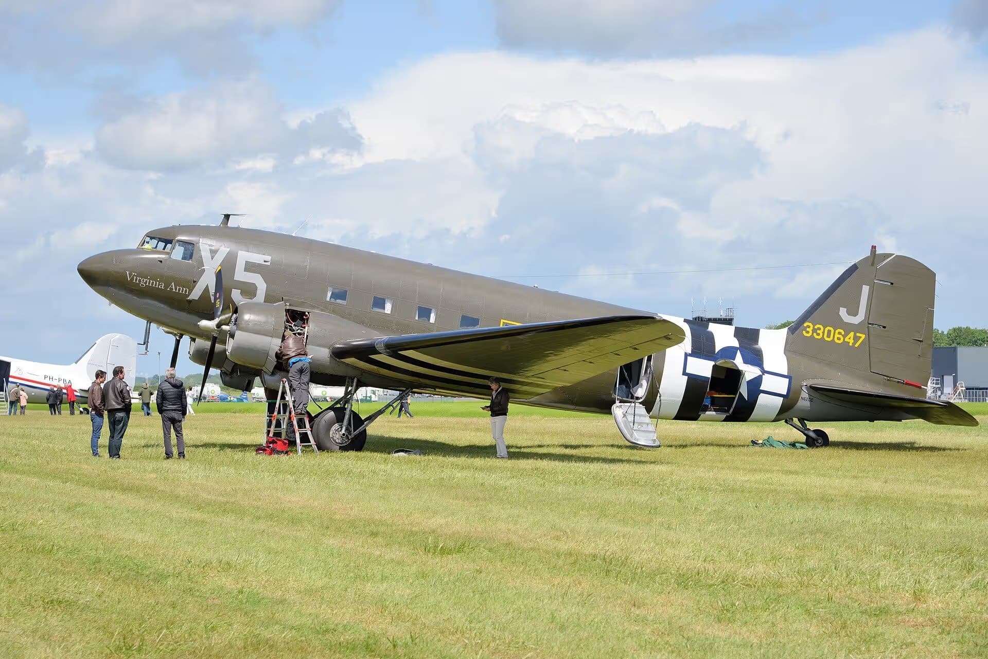 N62CC — Douglas