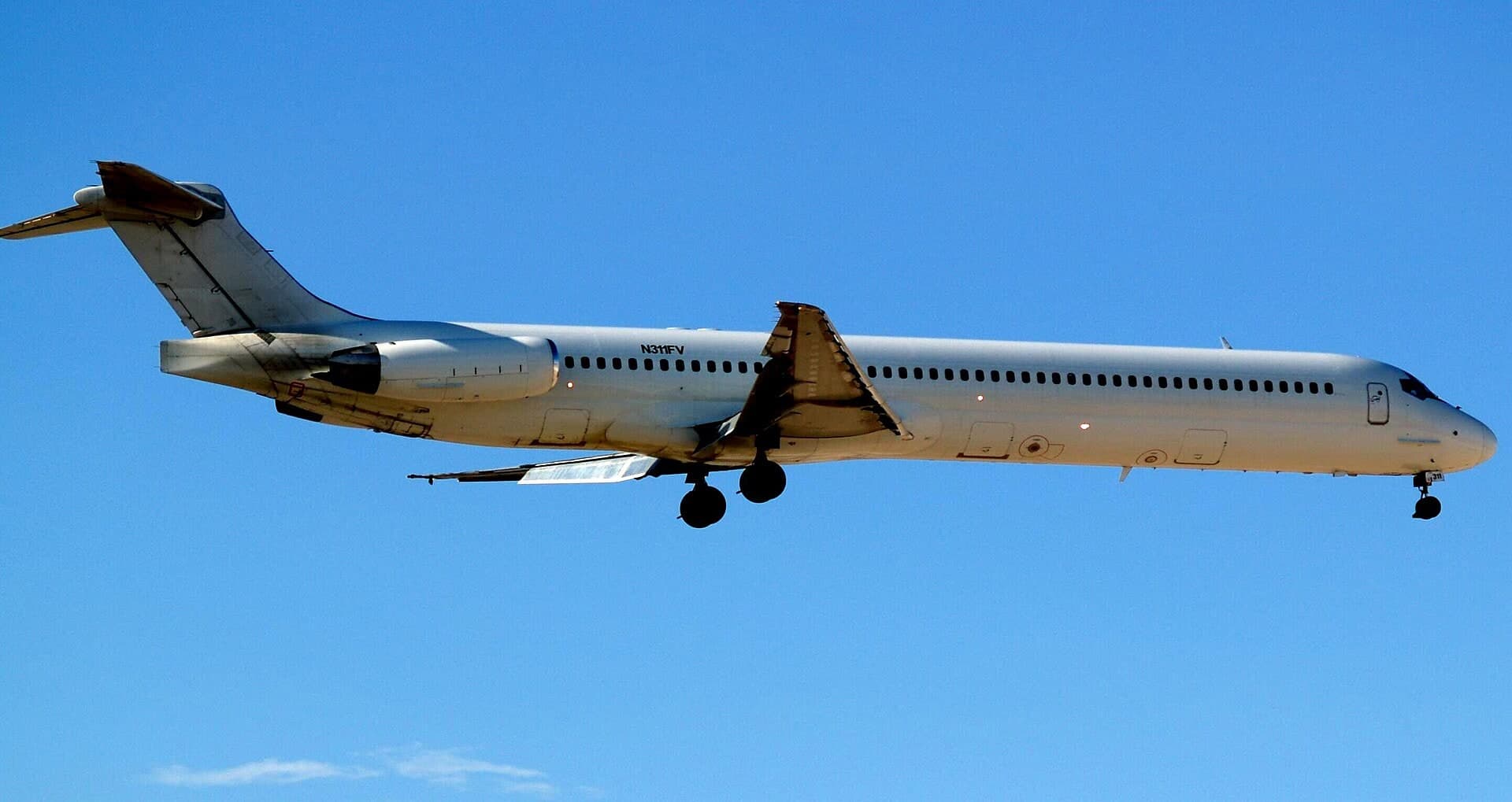 N311FV — Douglas