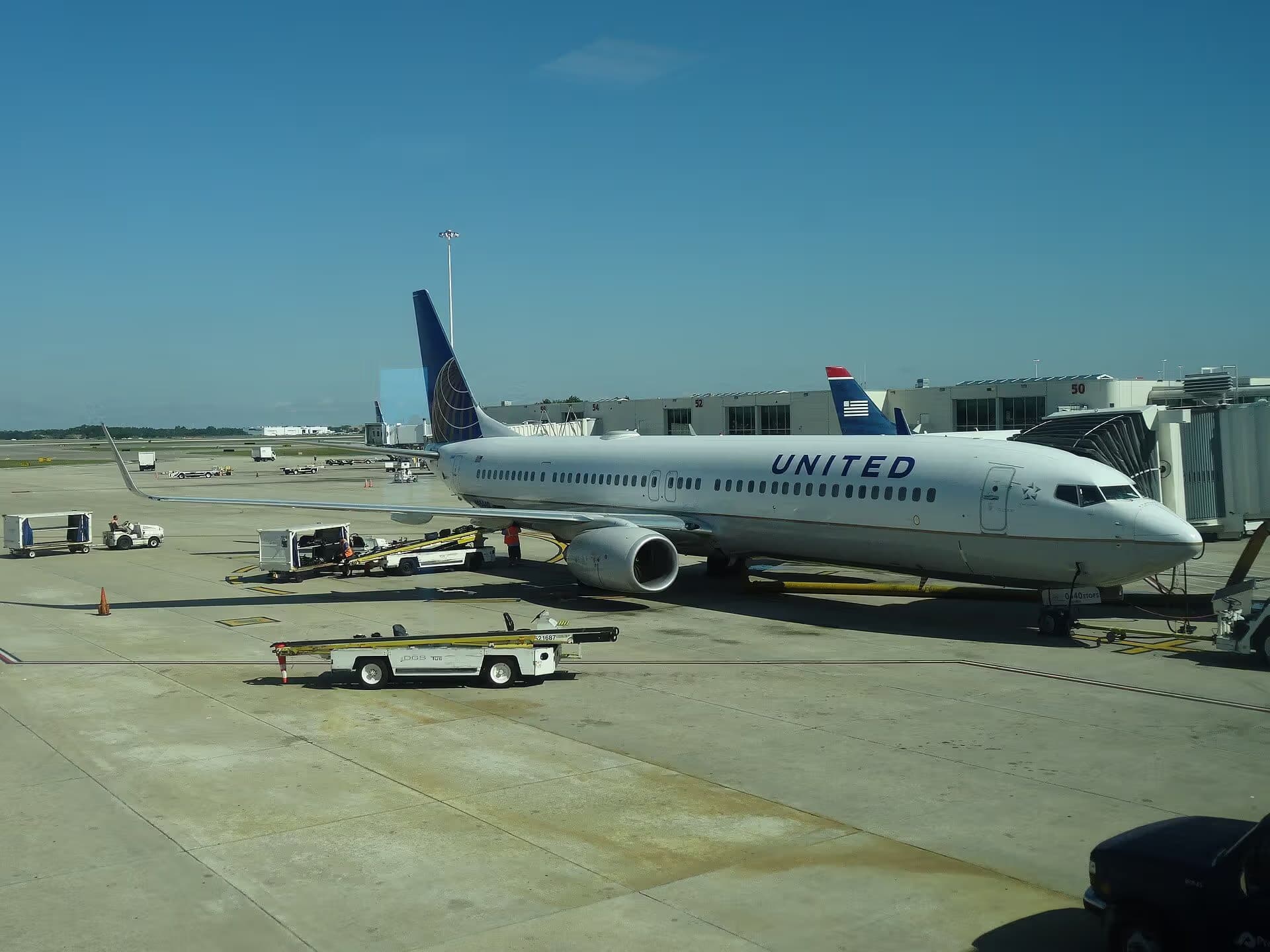 N45440 — Twin-engine aircraft