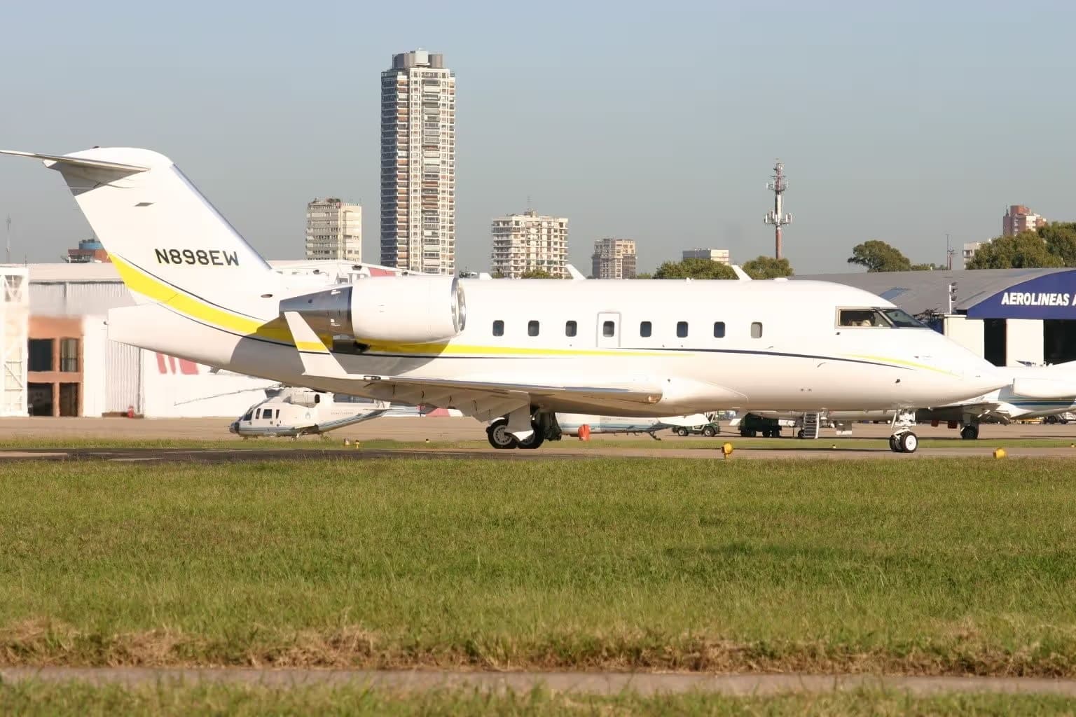 N898EW — Bombardier