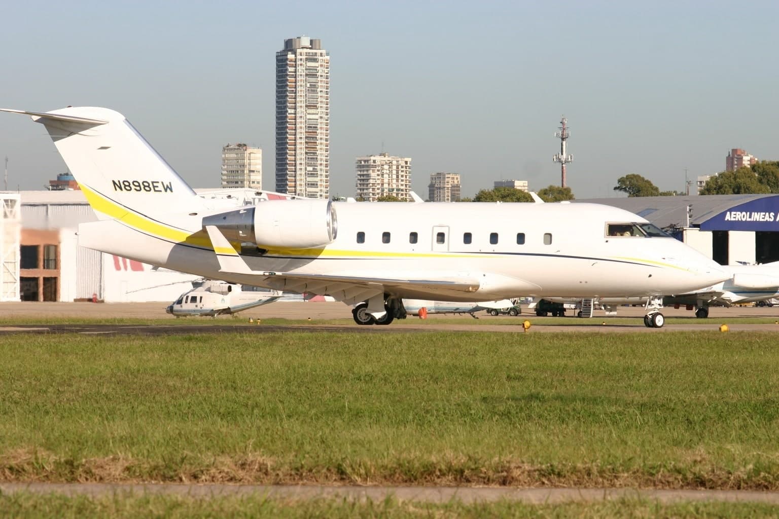 N898EW — Bombardier