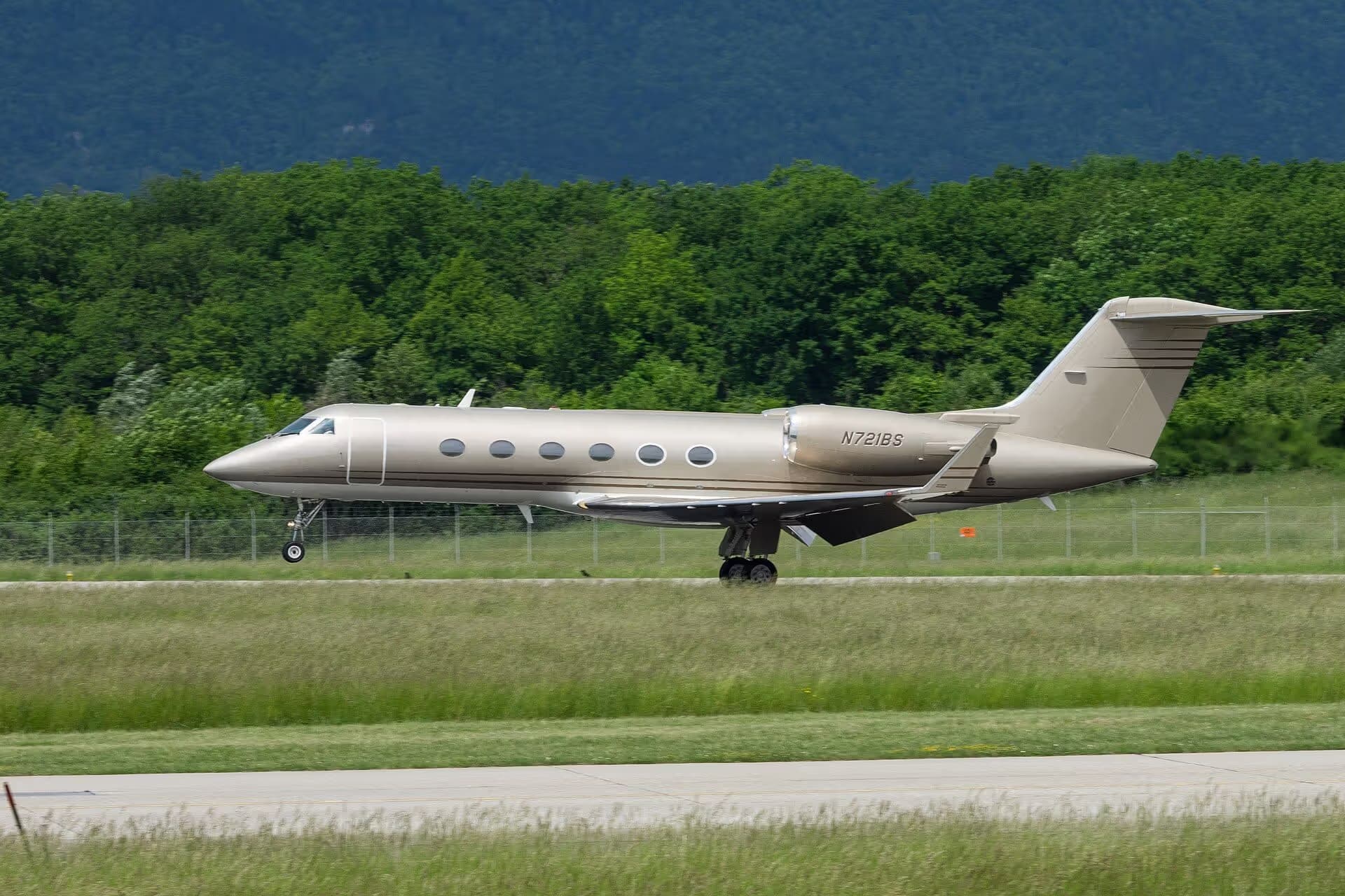 N721BS — Business jet
