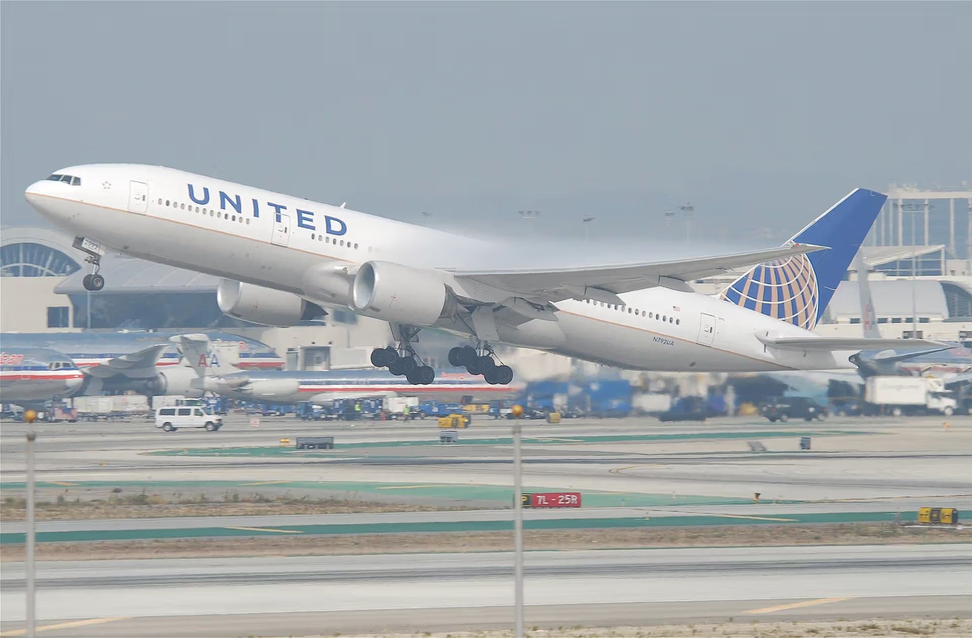 N792UA — Boeing