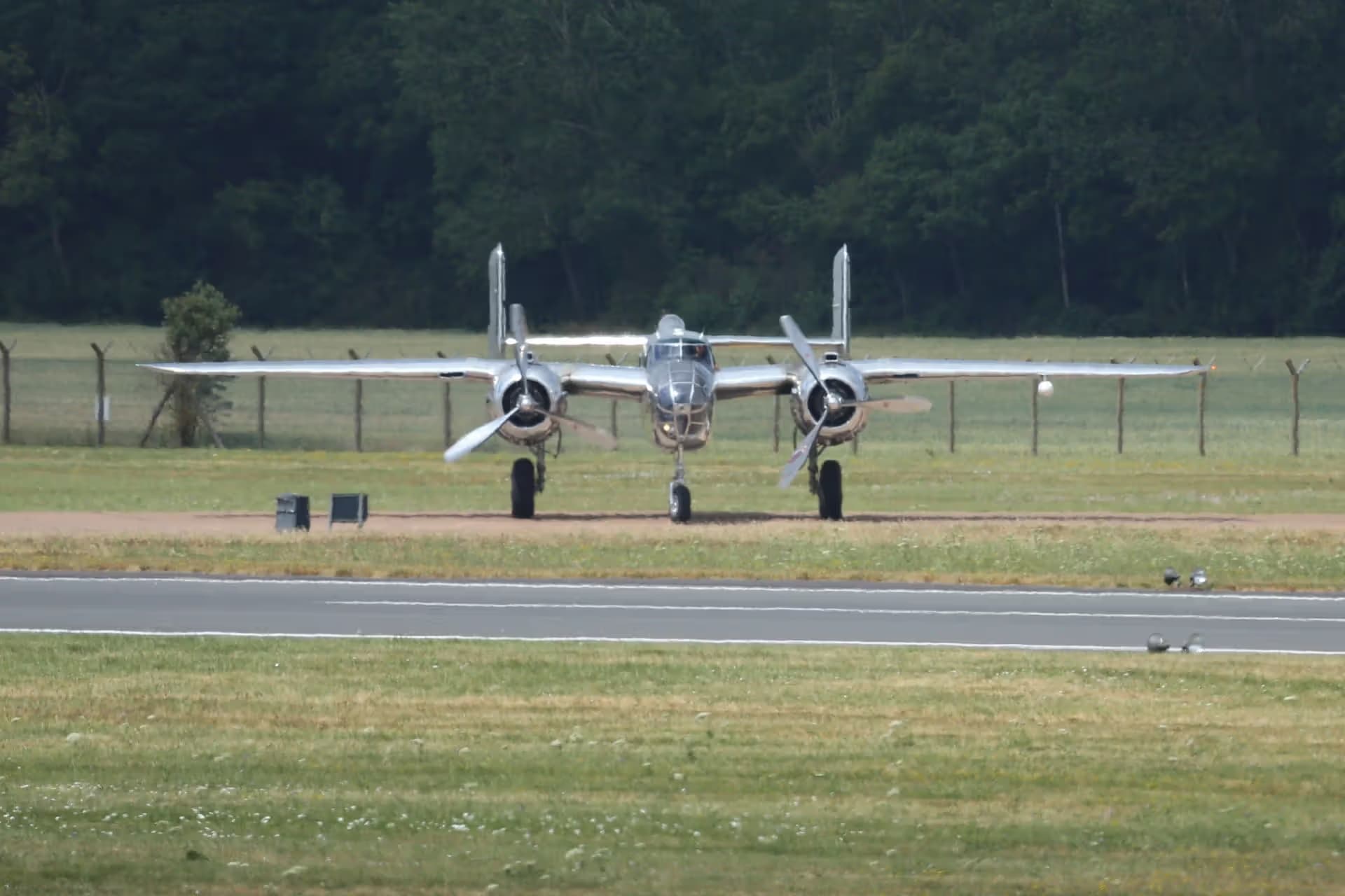 Unidentified — Twin-engine aircraft