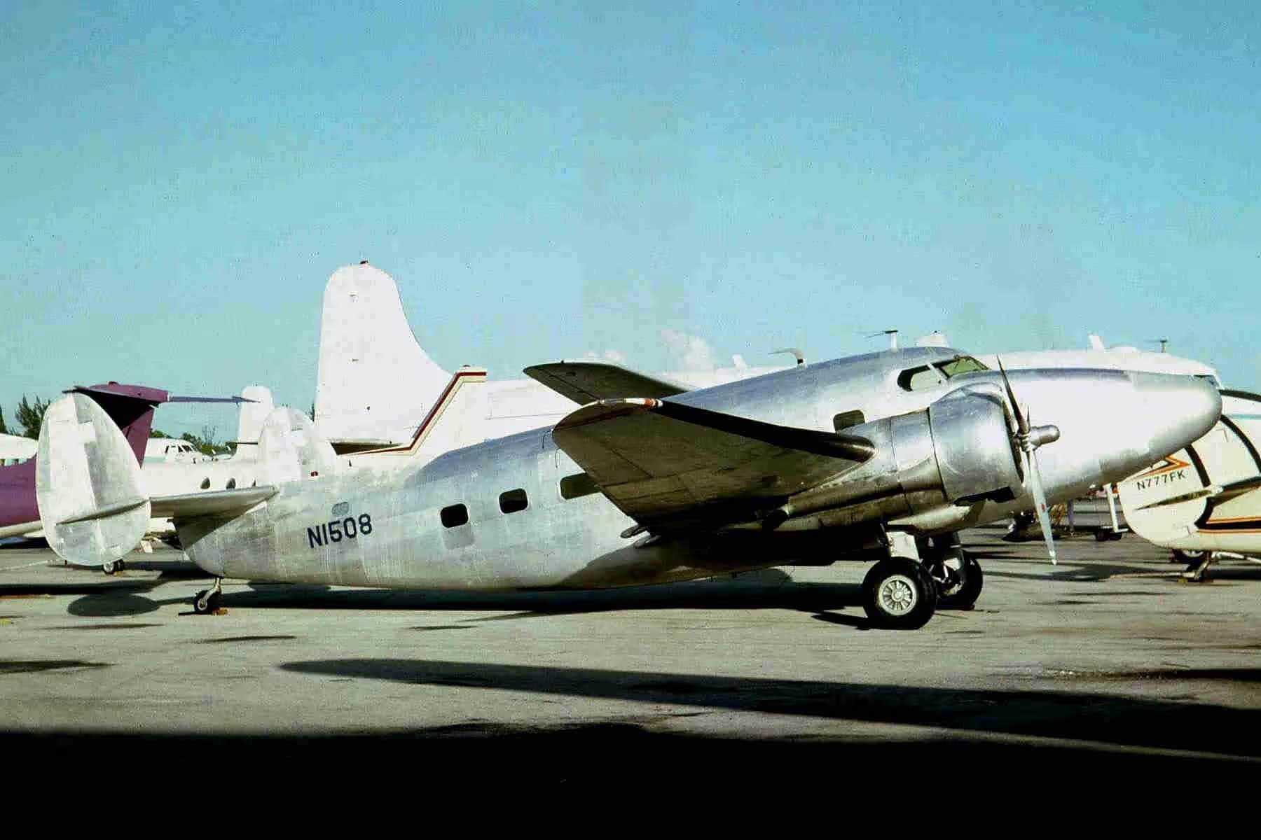 N1508 — Twin-engine aircraft