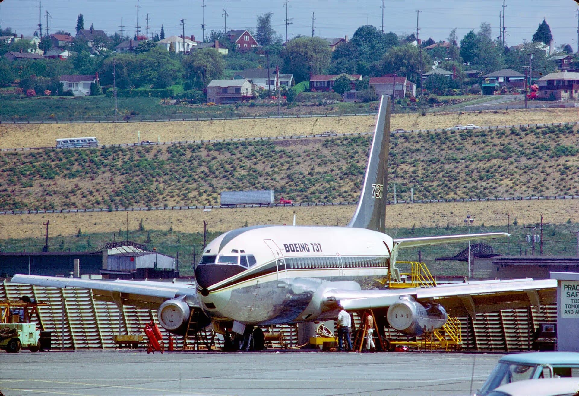 N737Q — Boeing