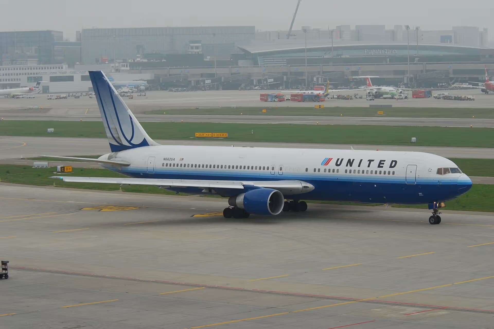 N662UA — Boeing
