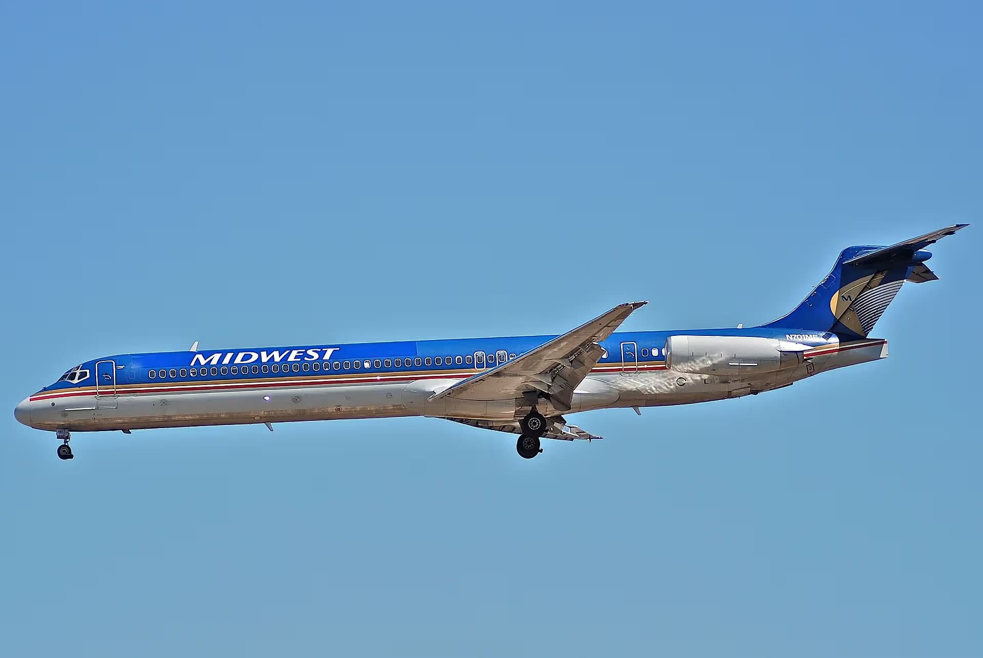 N701ME — Twin-engine aircraft