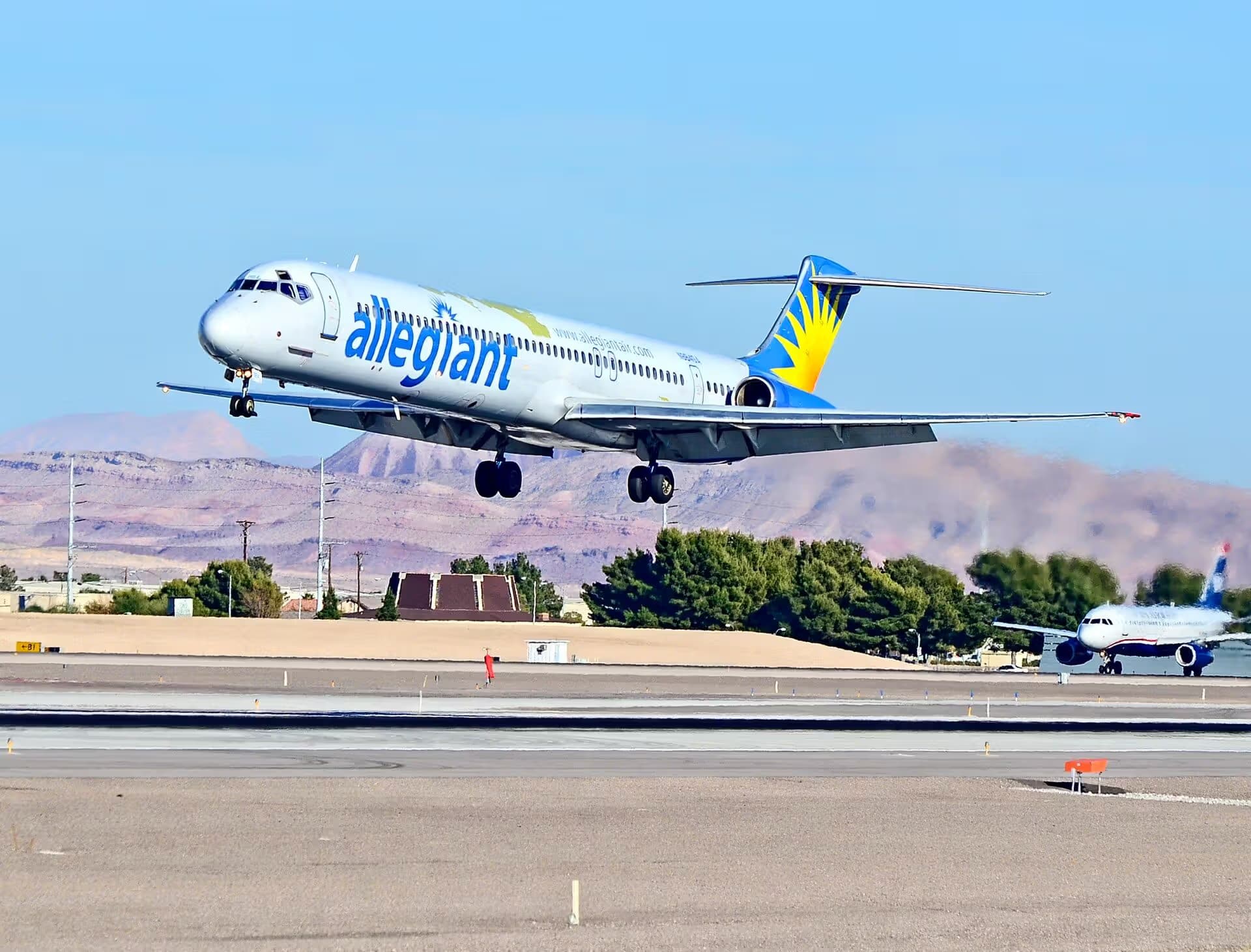 N884GA — Douglas