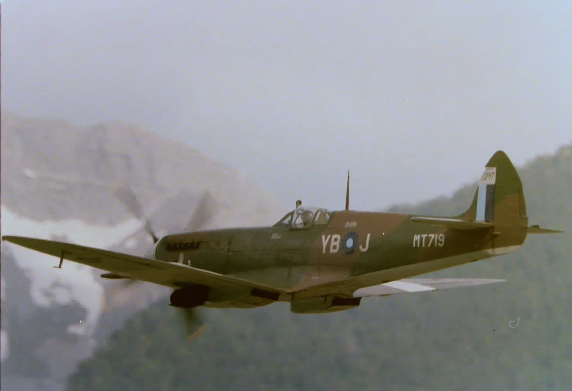 Unidentified — Single-engine aircraft